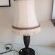 Lampe en bois tourné et abat en tissu beige style art déco / années 40-50