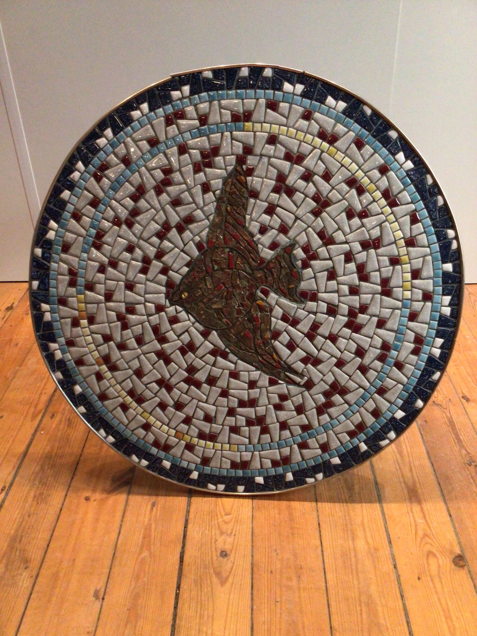Table ronde en mosaïque