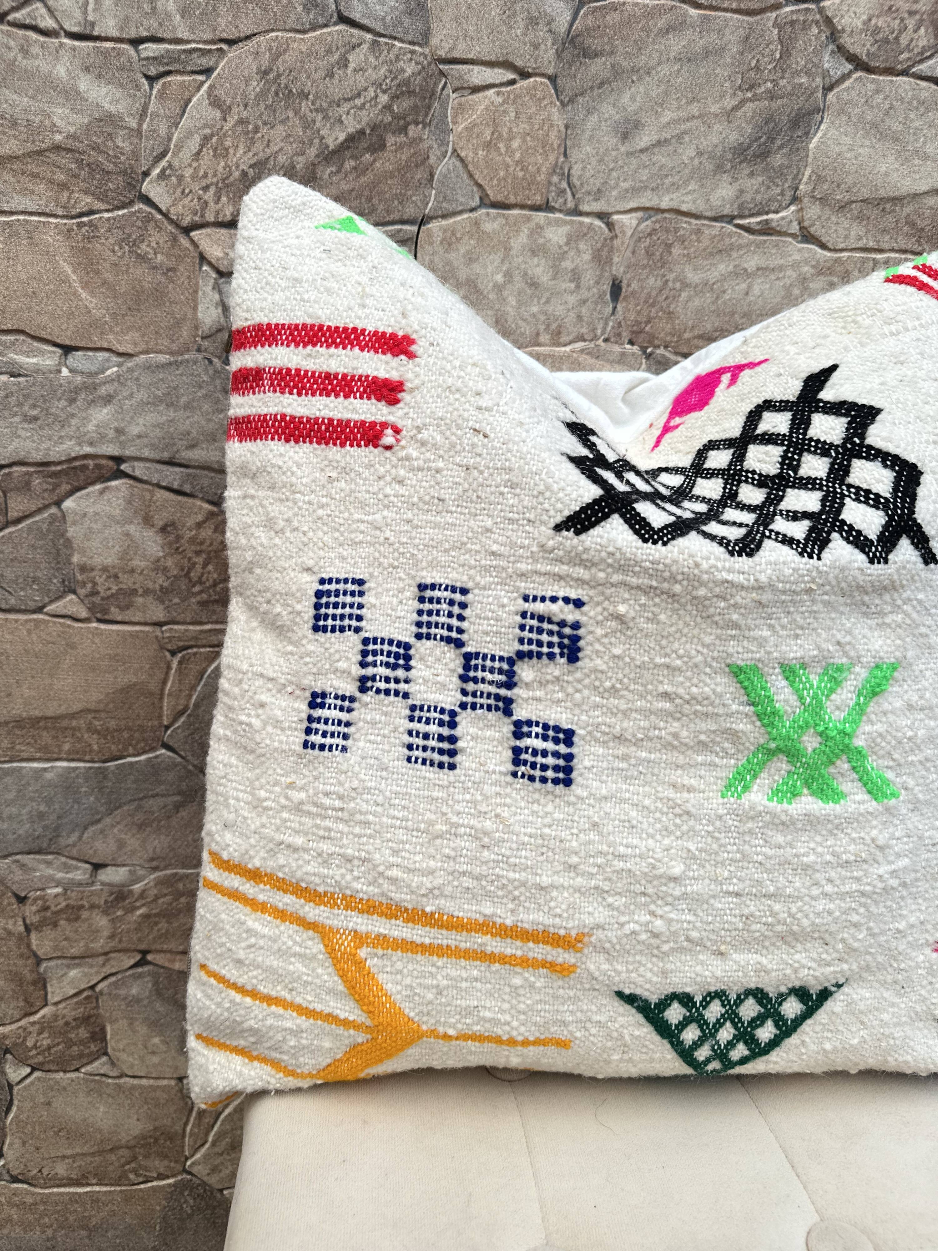Coussin en laine berbère fait main : Coussin Kilim marocain (45x45cm)