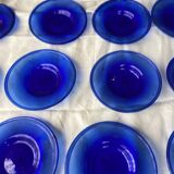 Blue colbat plates in blown glass