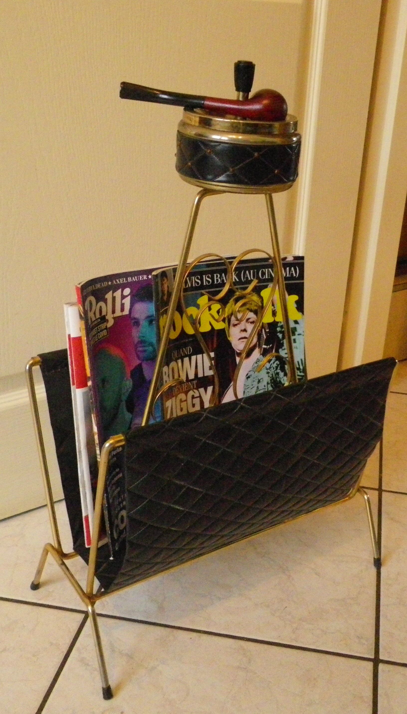Free-standing ashtray with magazine holder
