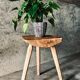 Table tripode bois design Brutaliste