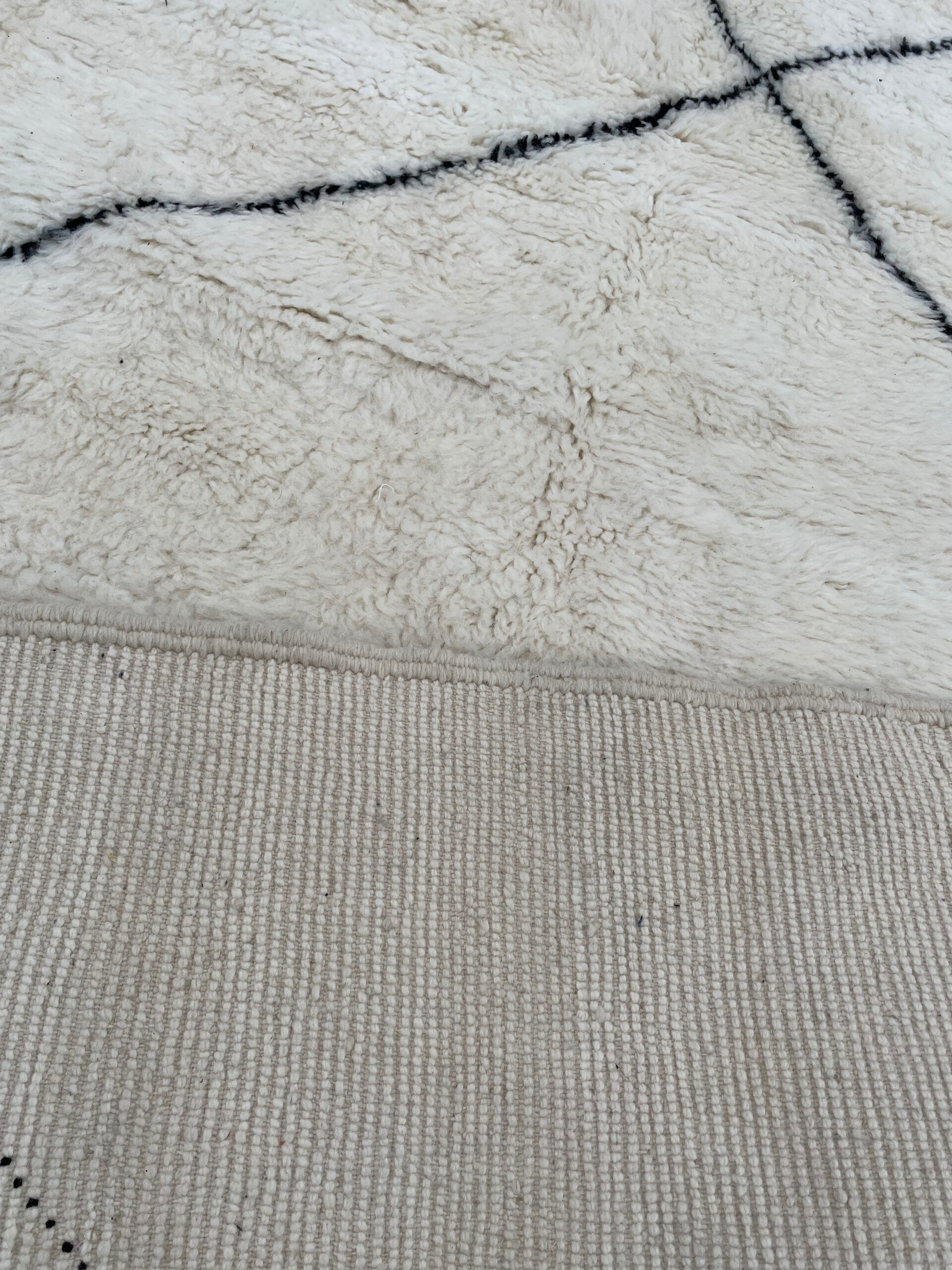 Moroccan Berber carpet Beni Ouarain modern 270×350 cm