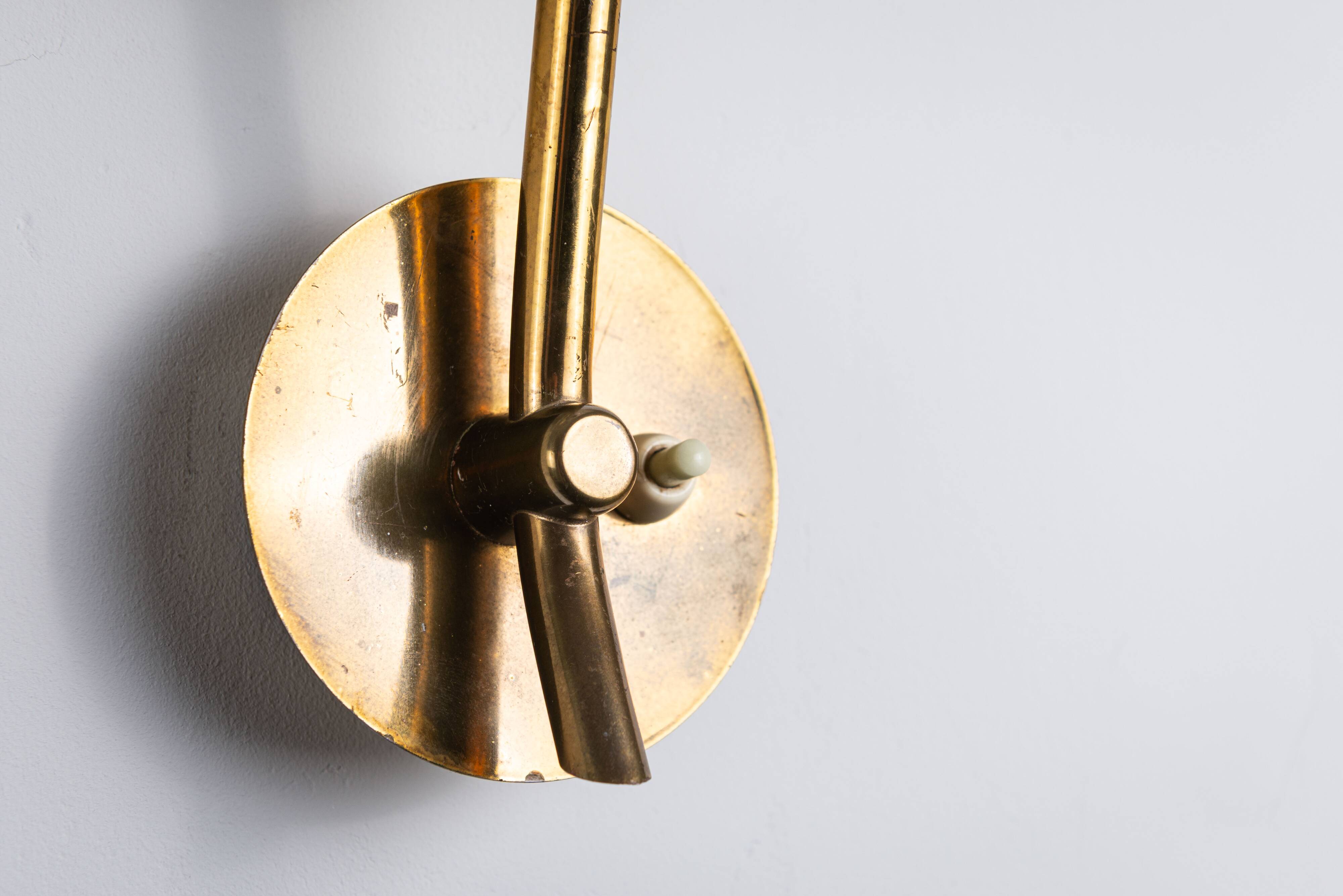 Applique Arnold Wiigs en plastique et laiton