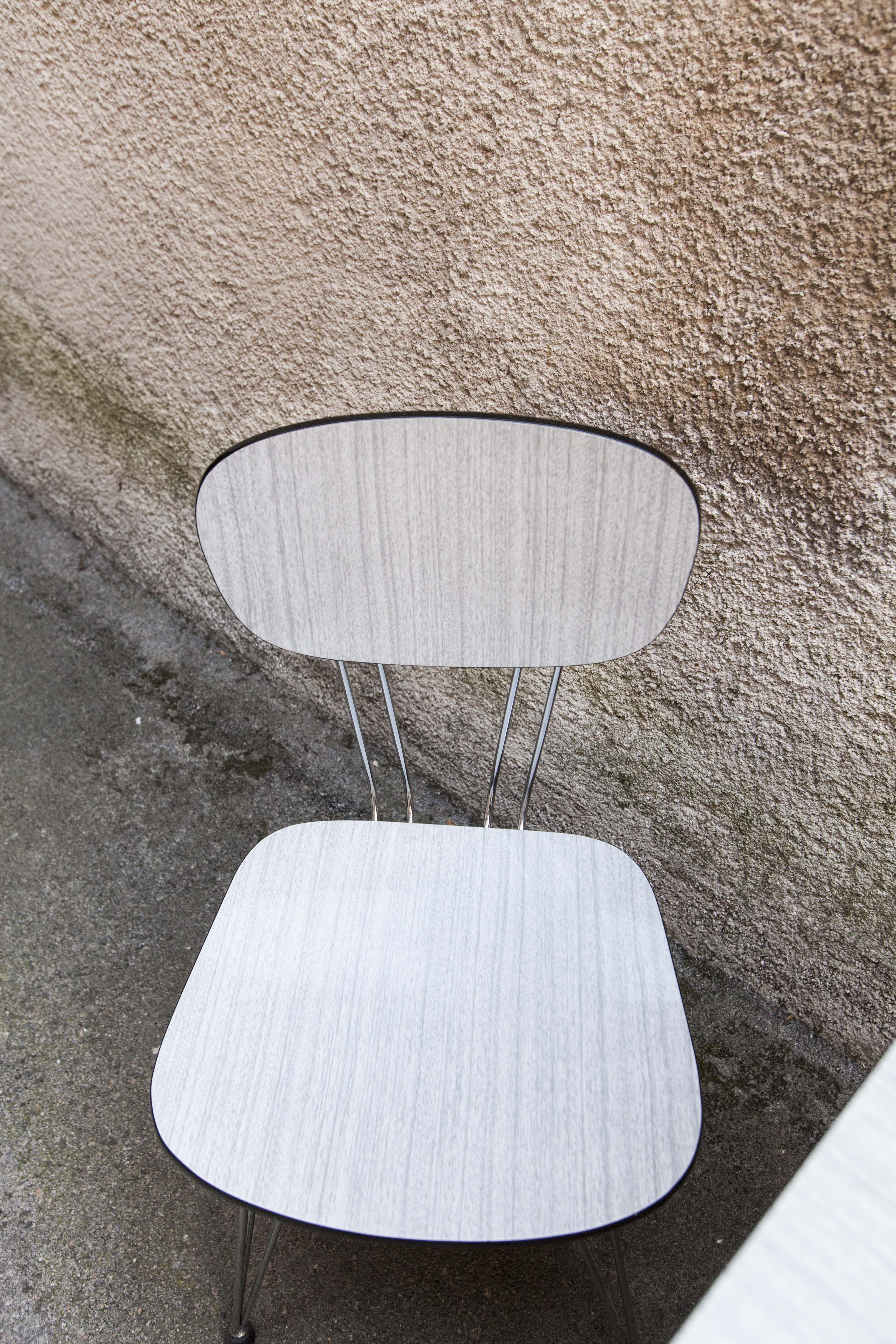 Set table formica and 2 chairs