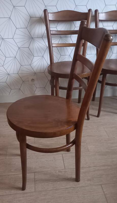 Lot de 4 chaises bistrot Baumann assises rondes.