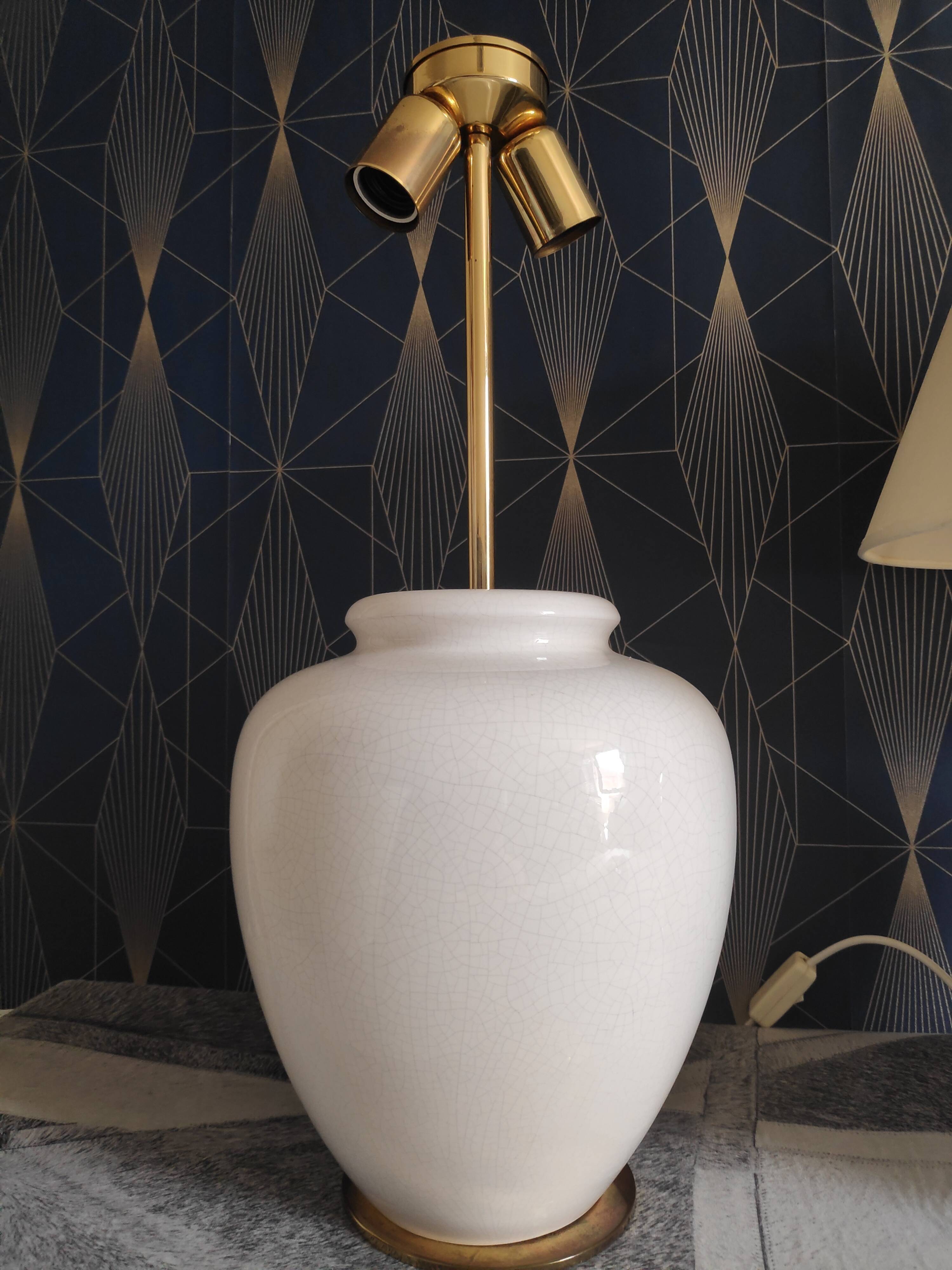 Lamps 2 white cracked ceramic foot fires