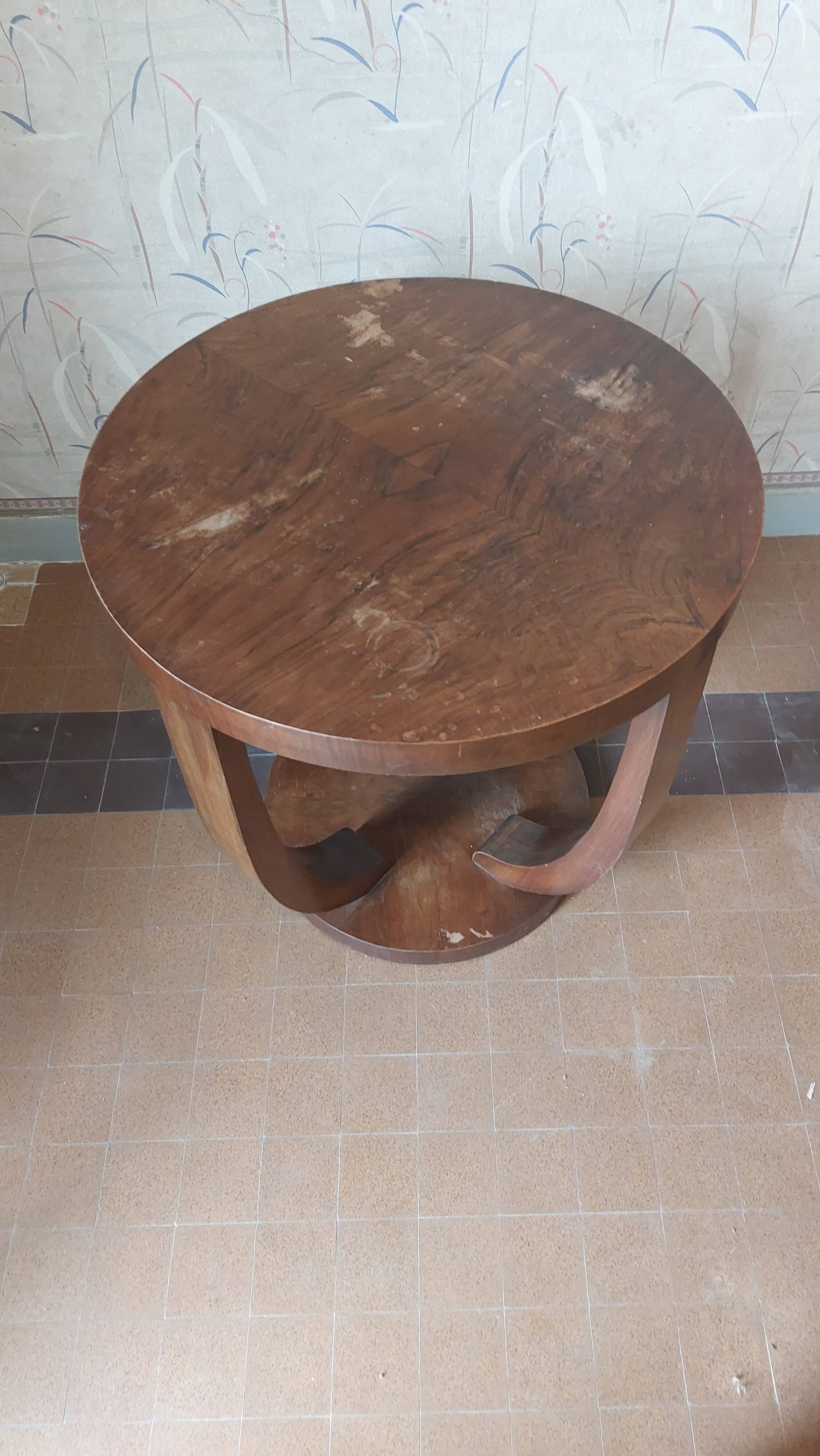 Guérison Art déco rond et pieds cintrés
