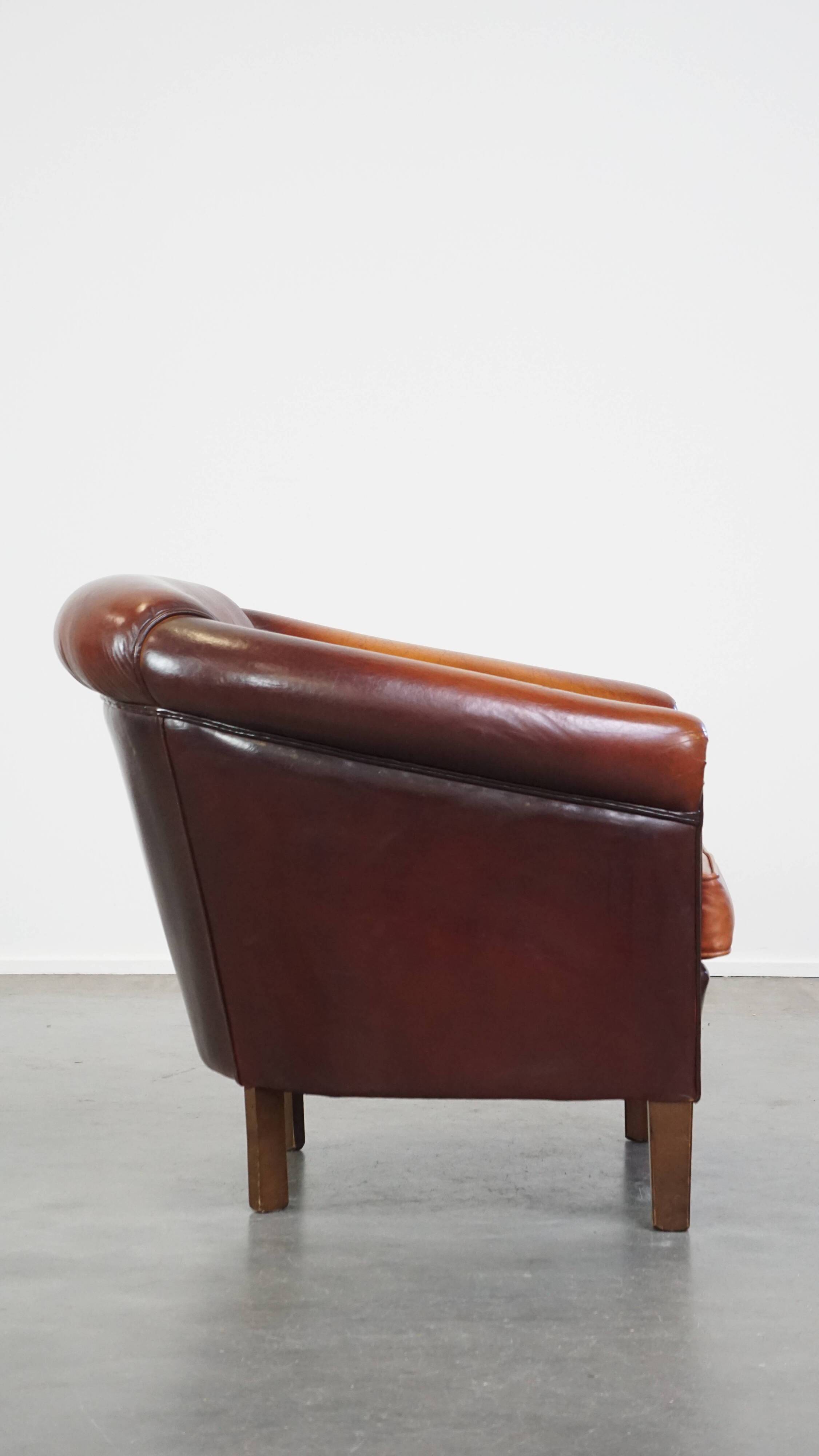 Correctly finished sheep leather club chair