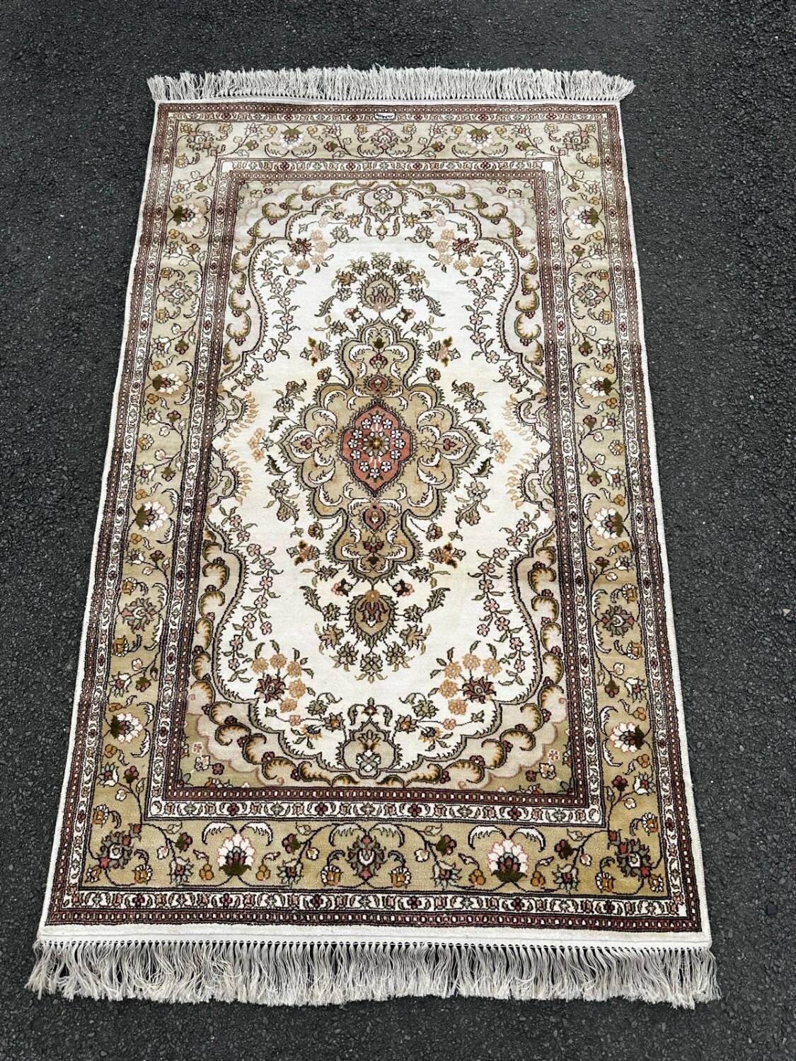 Hereke silk rug