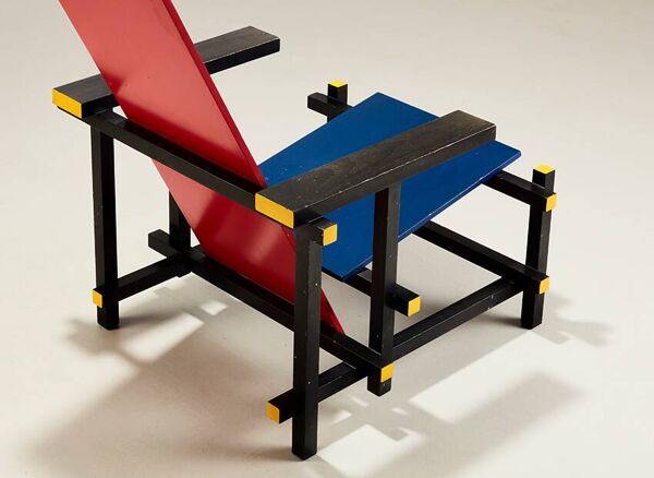 Chaise rouge et bleue Gerrit Rietveld pour Cassina 1918/1970