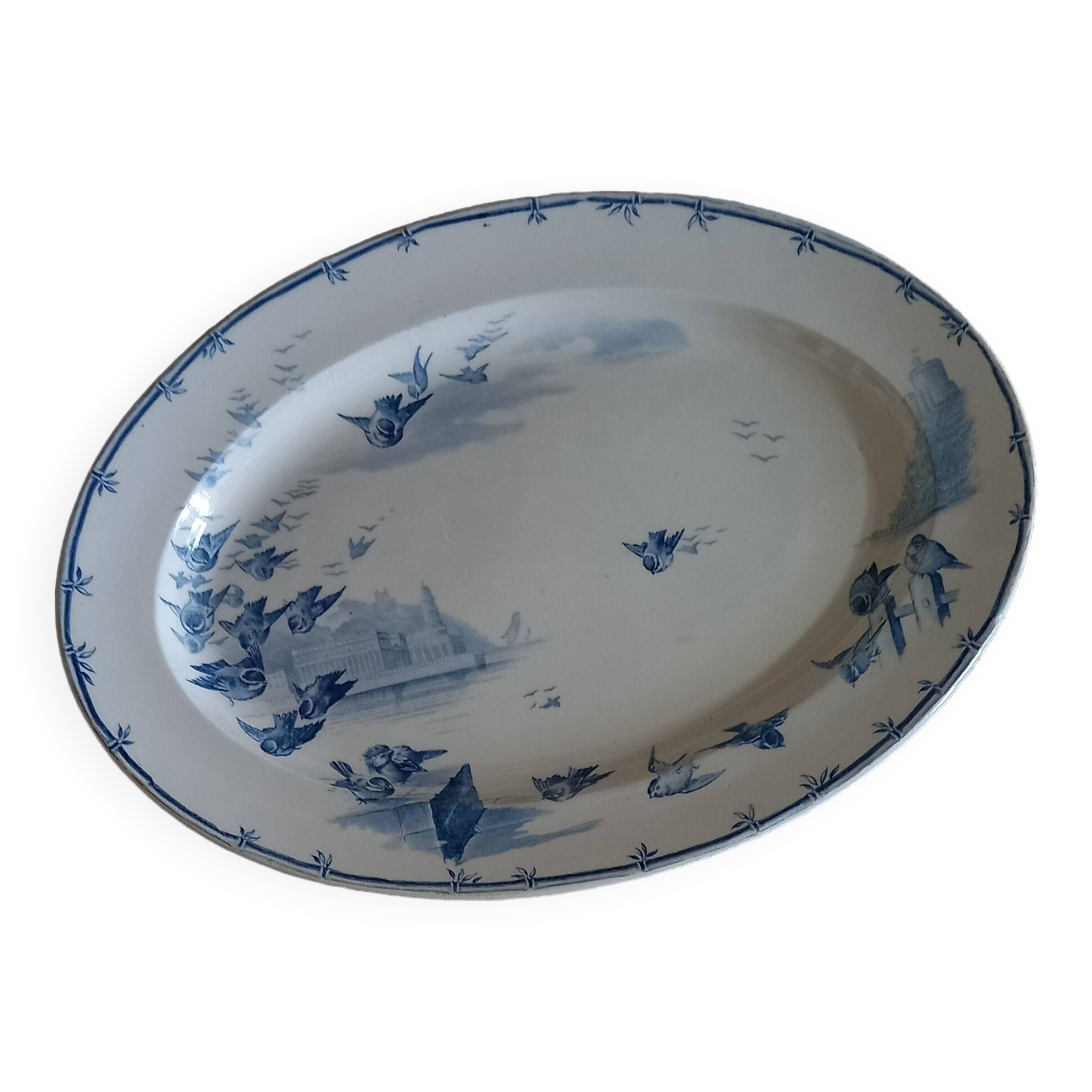 GIEN oval dish “Flight of birds”. 1900 Art Nouveau tableware.
