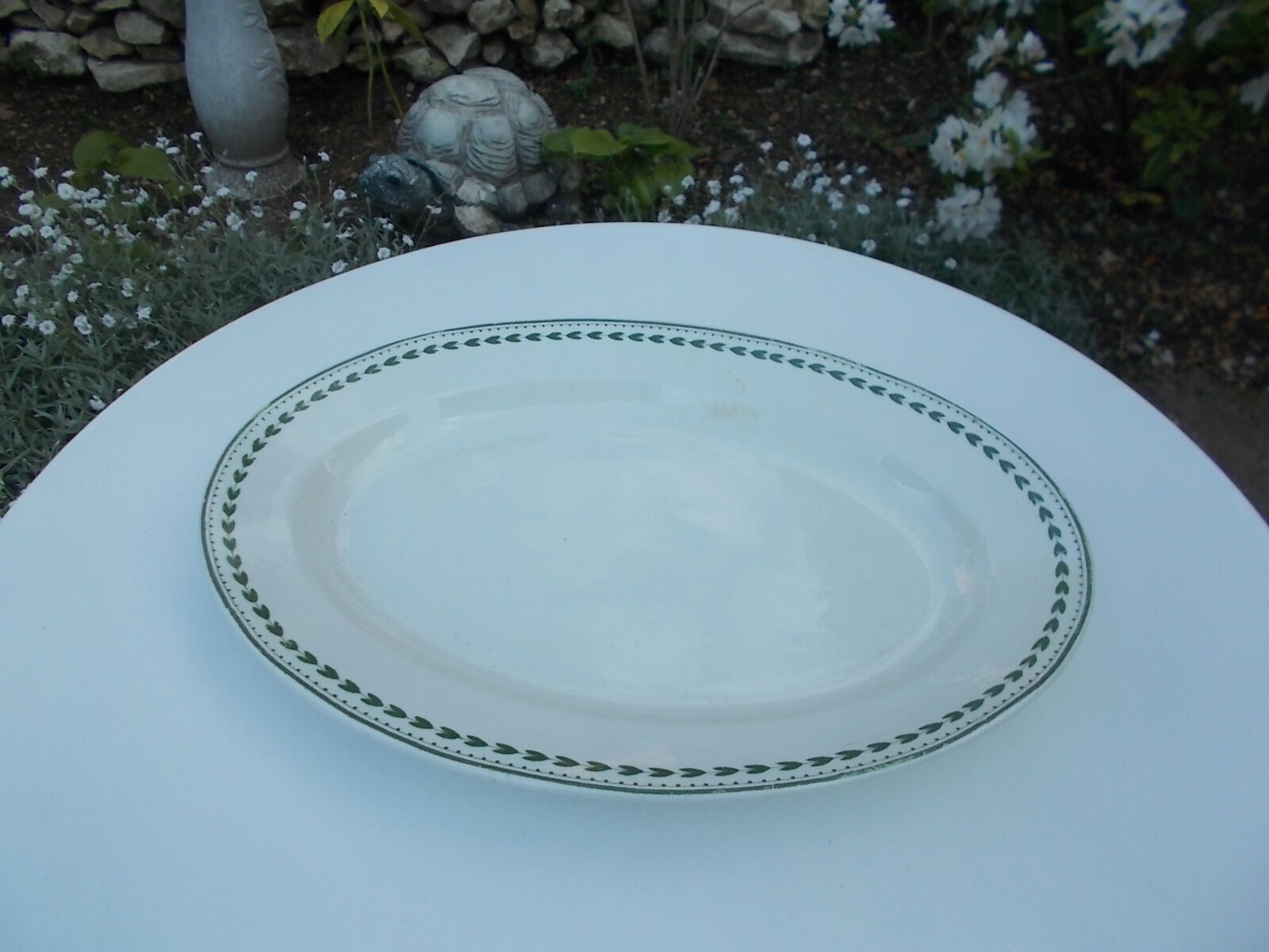Large oval flat 27 x 37 cm faience b.f.k laurel model