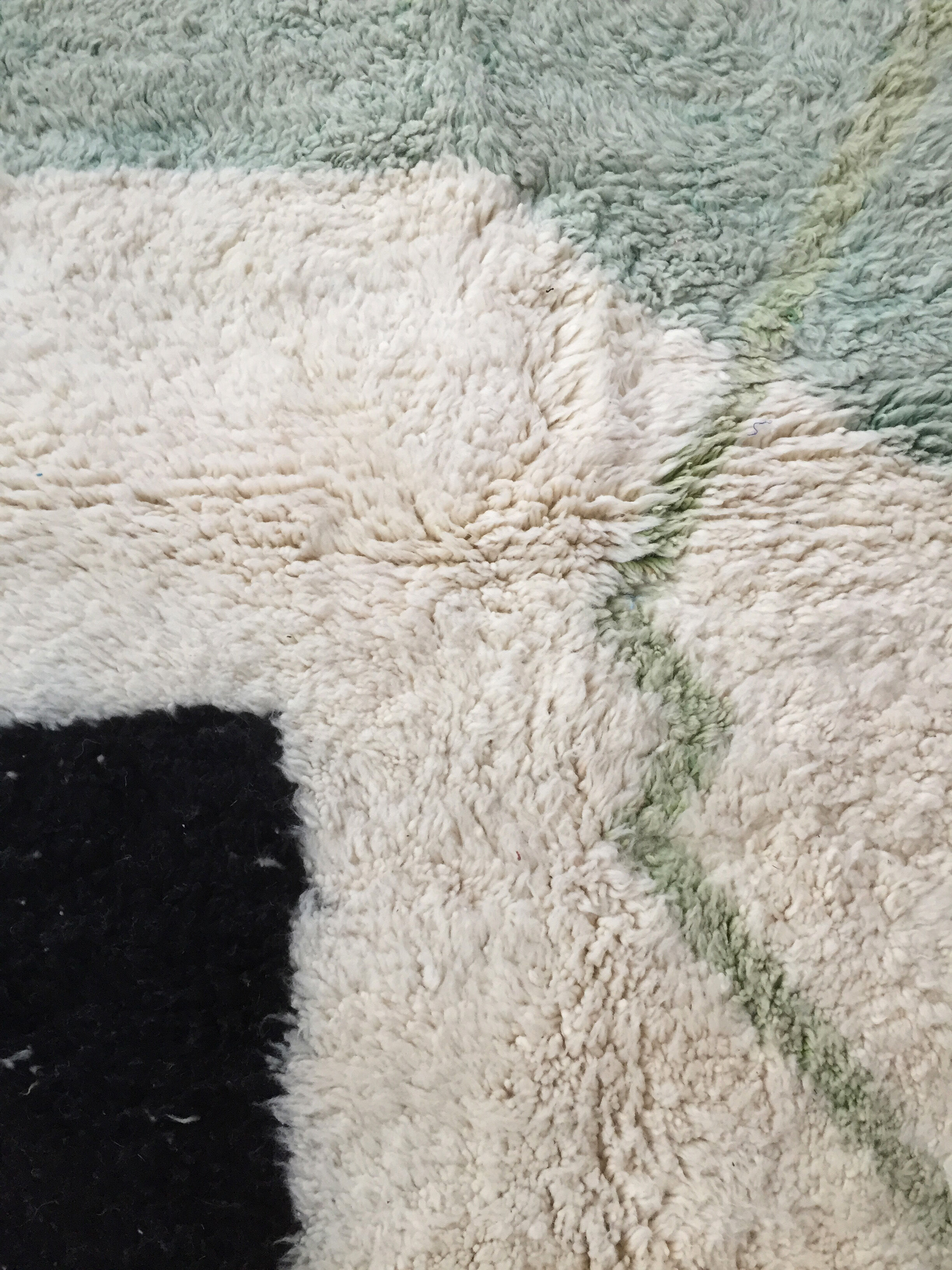 Moroccan Berber carpet Beni Ouarain 153x120cm