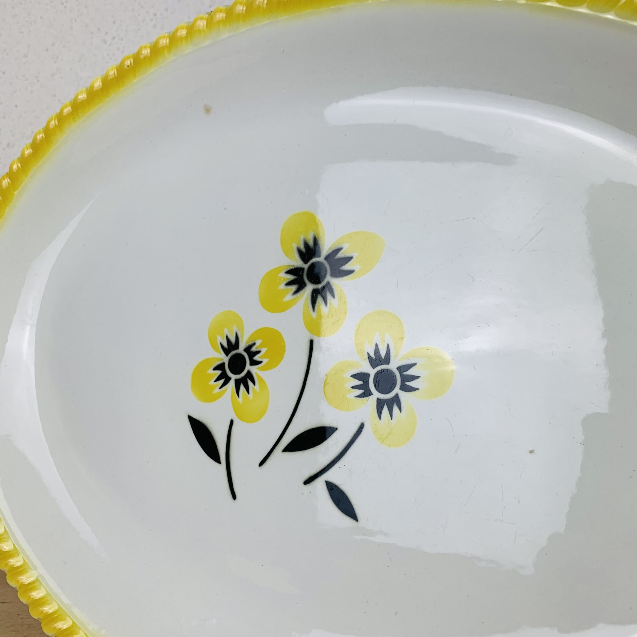 Plats et soupière en céramique vintage