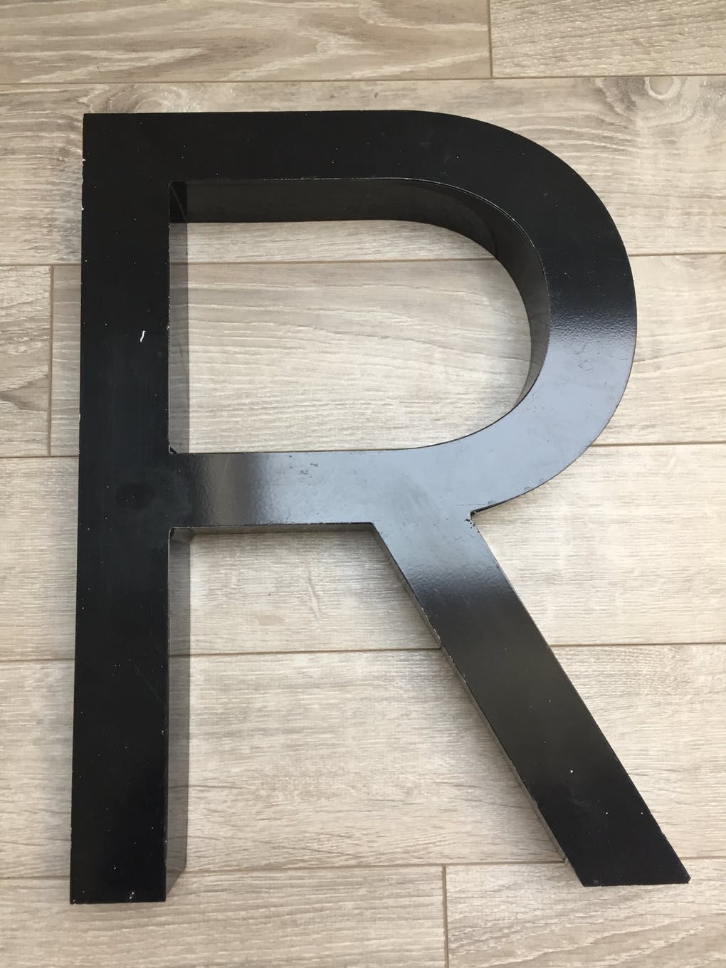 Metal letter R