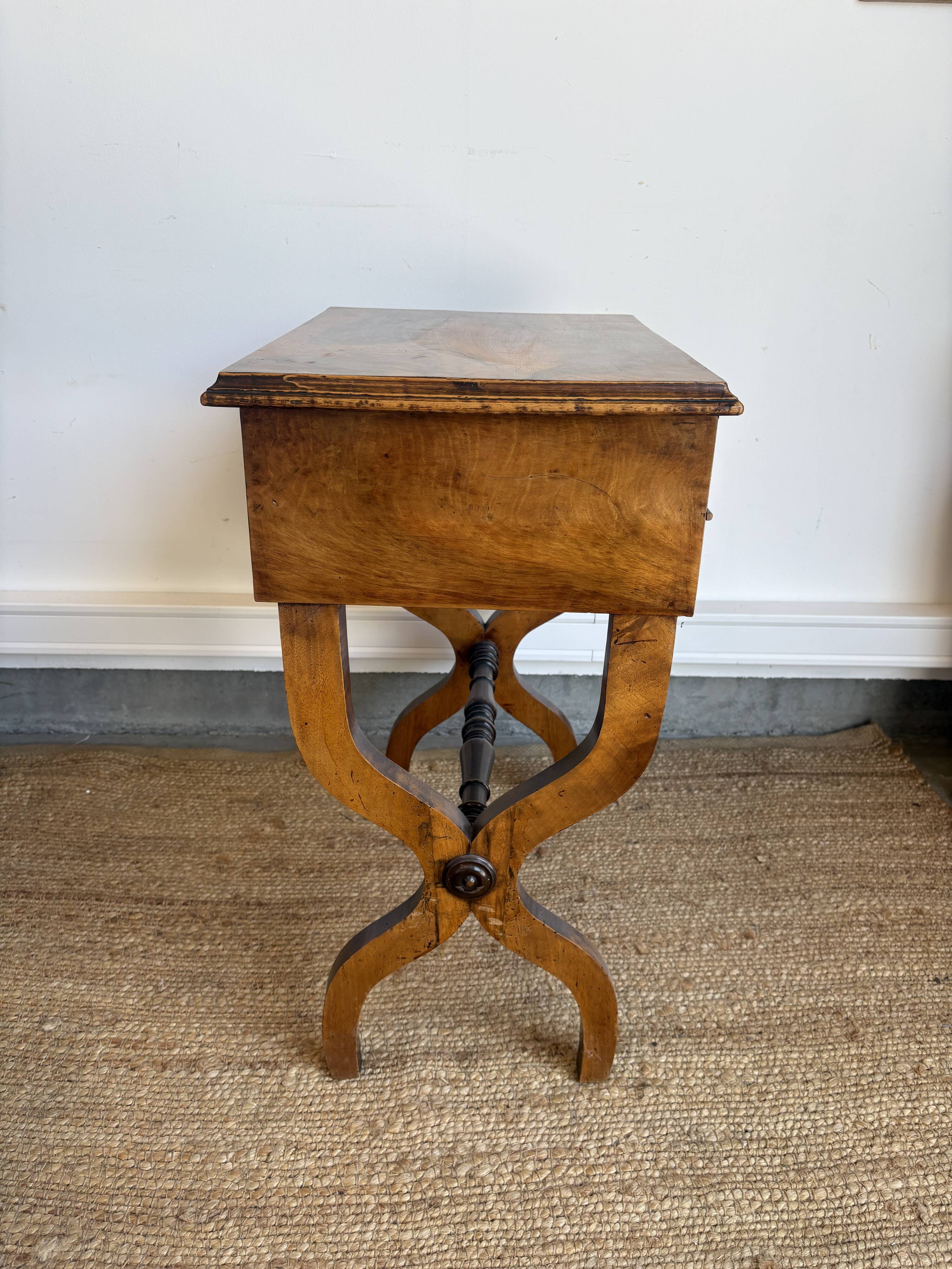 Charles X work table in rosewood veneer.