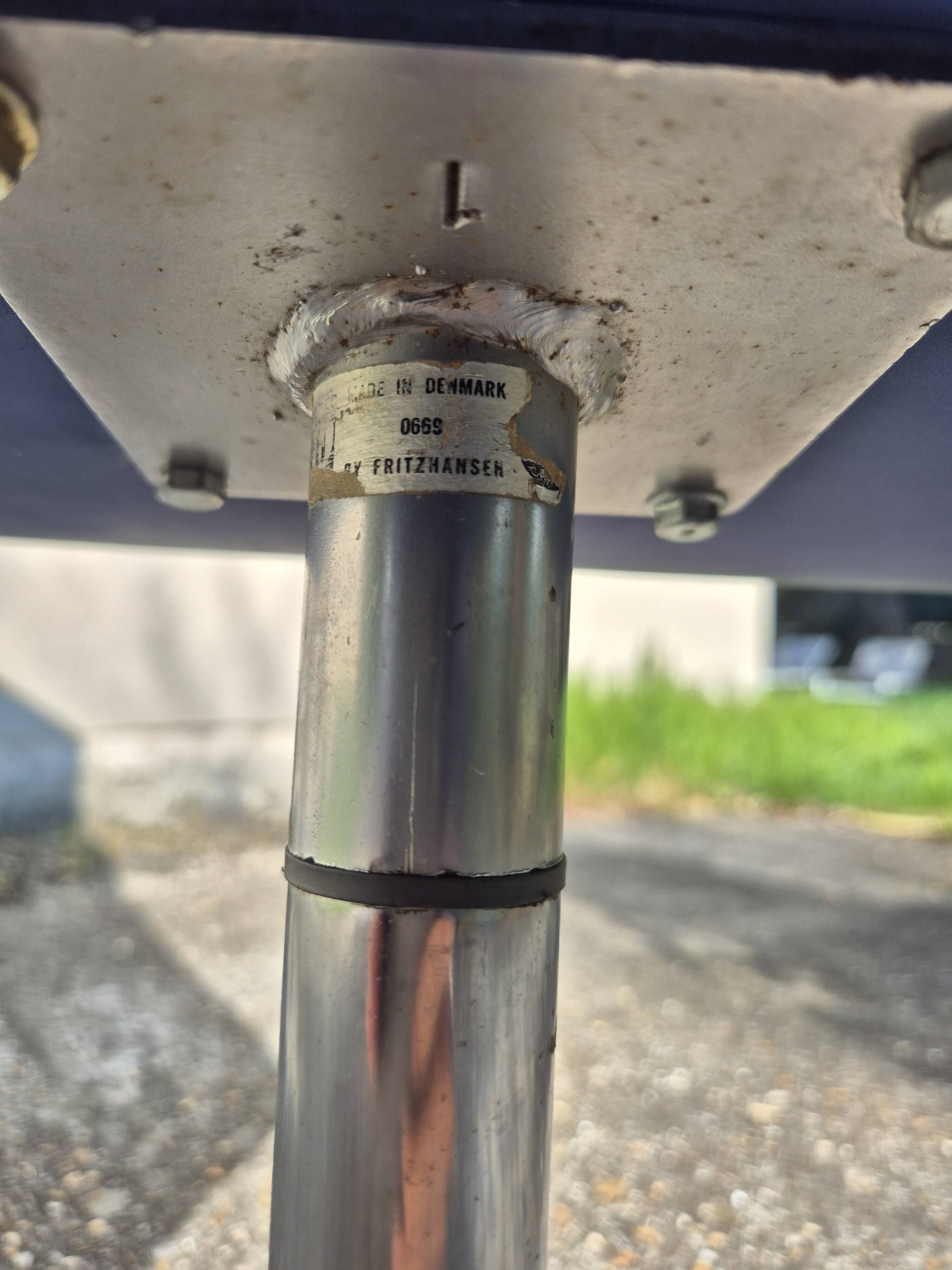 Arne Jacobsen – Oxford Chair model 316 – published by Fritz Hansen