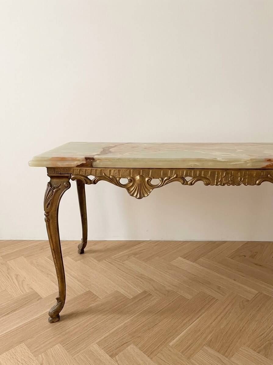 Retro coffee table in onyx marble and gold metal