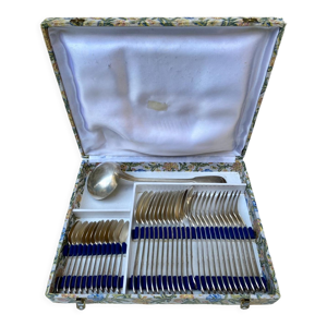 Ménagère en métal