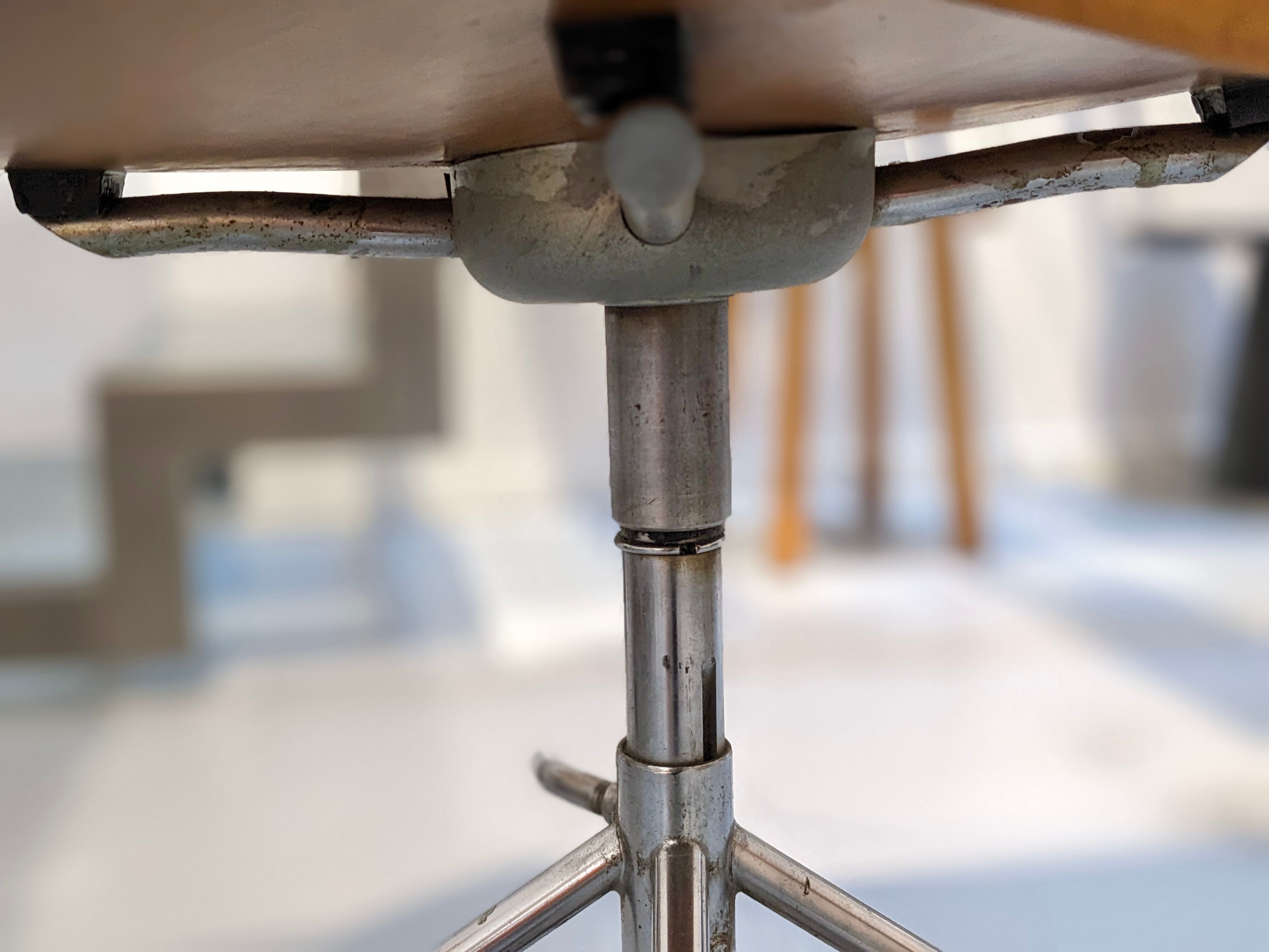 Office chair model hammer N°3103" by Arne Jacobsen