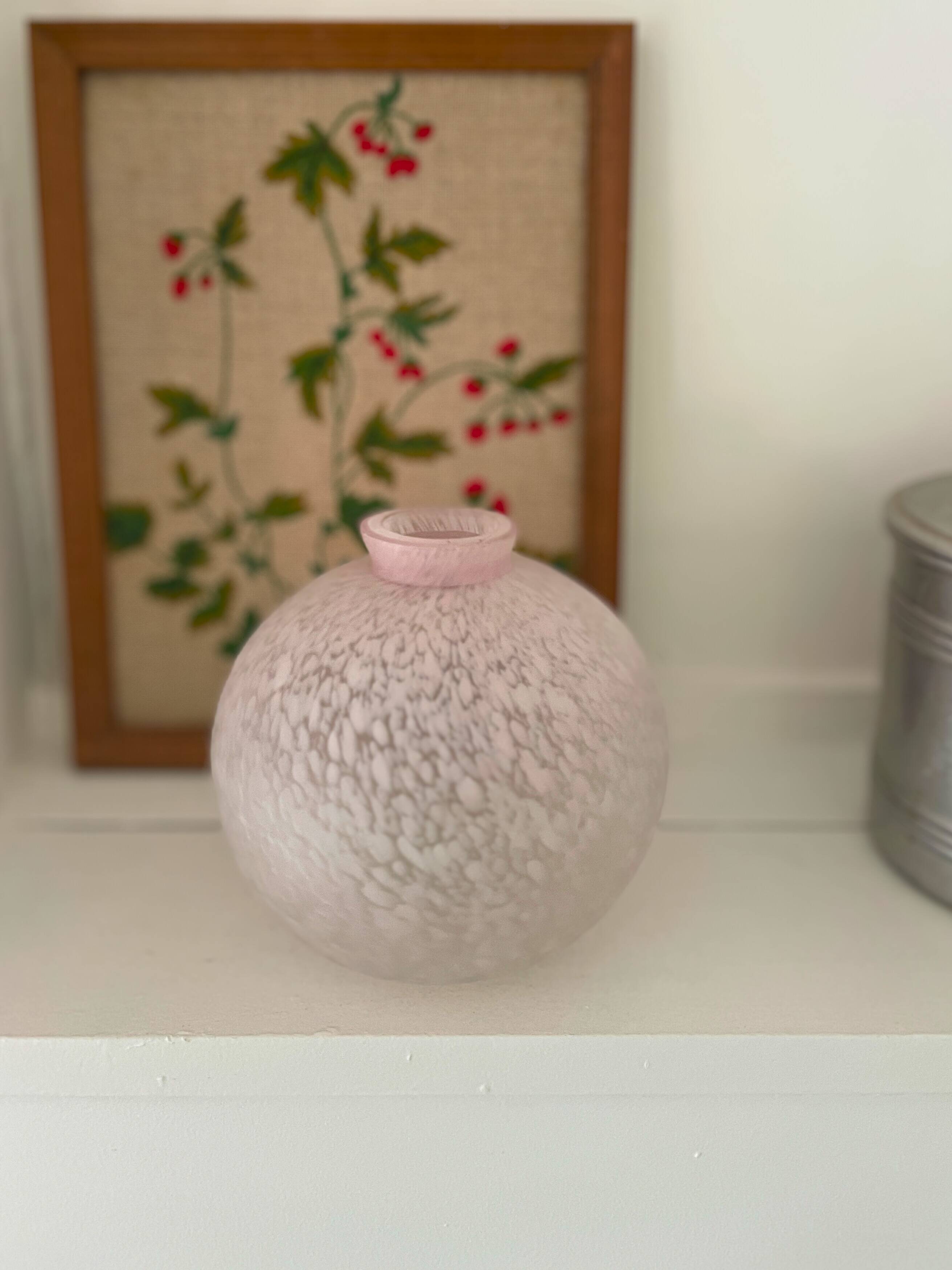 Speckled ball glass vase