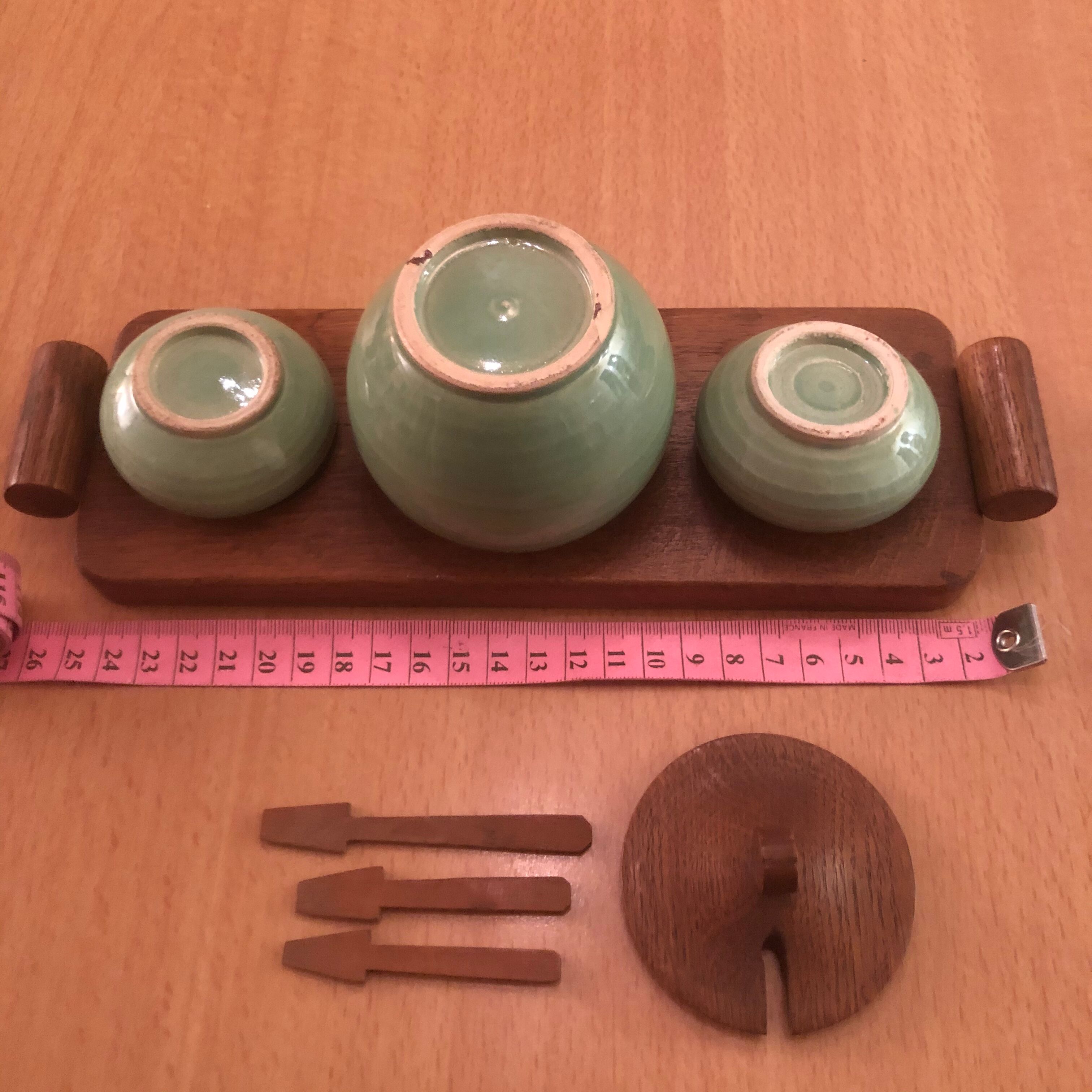 Servant salt pepper mustard