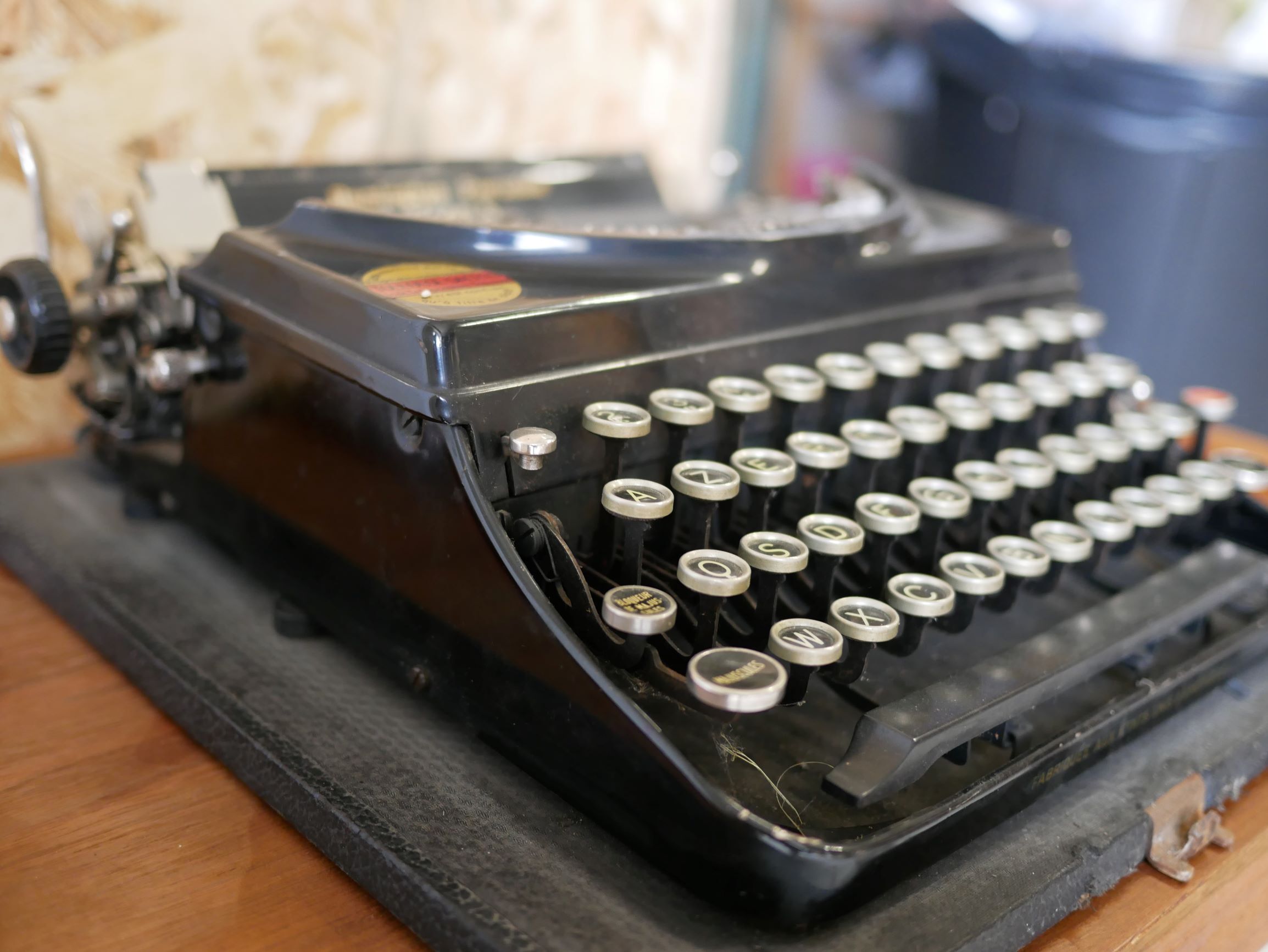 Typewriter remington portable model 5t