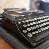 Typewriter remington portable model 5t