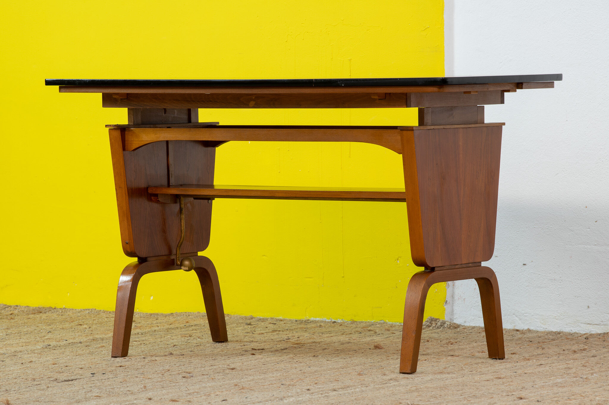 Scandinavian table 119 cm