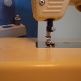 Manual sewing machine - Children's toy - Original box - Ma Cousette, France