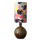 Lampe à poser en grès chamotté et abat jour en soie liberty