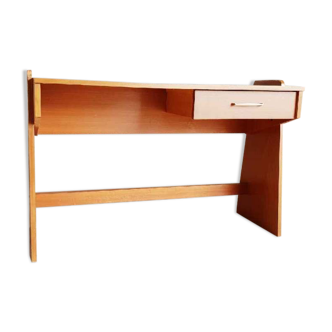 Scandinavian desk