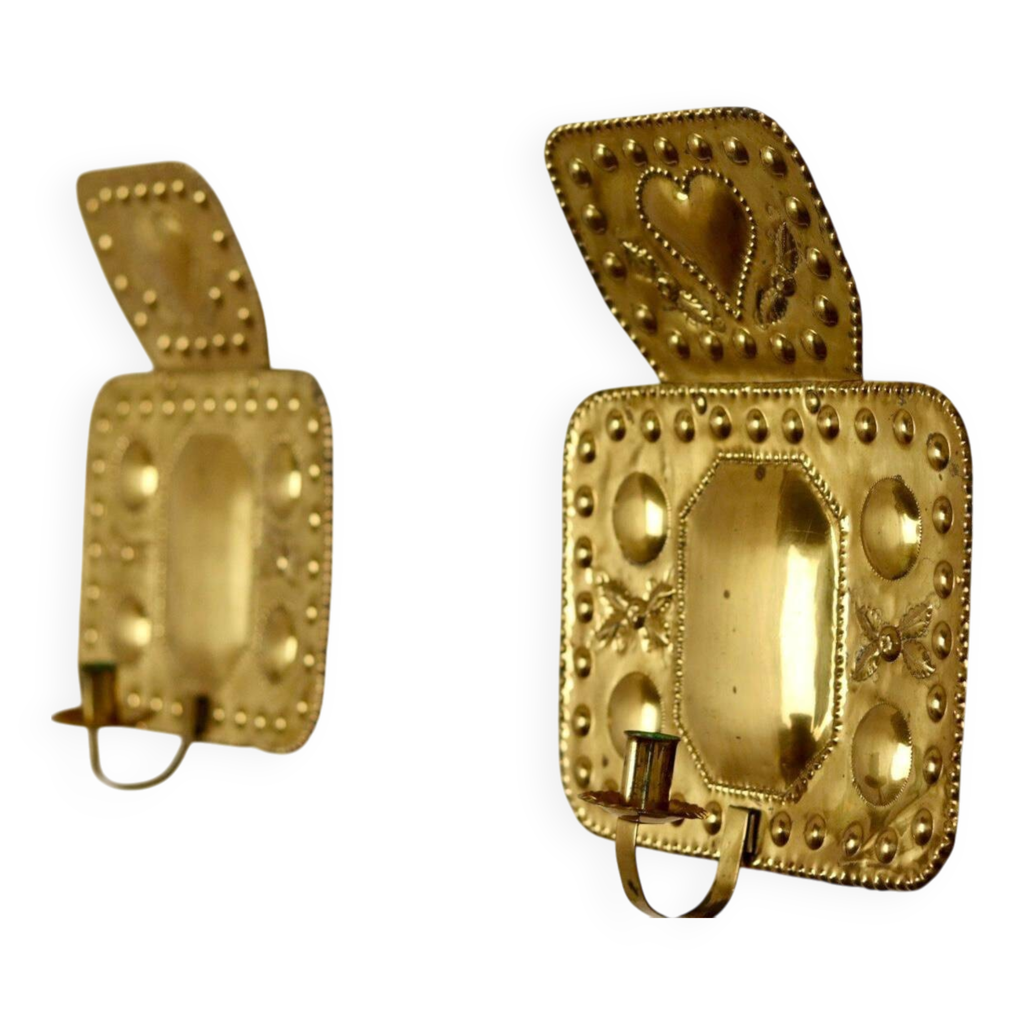 Une paire d'appliques suédoises en laiton du milieu du siècle