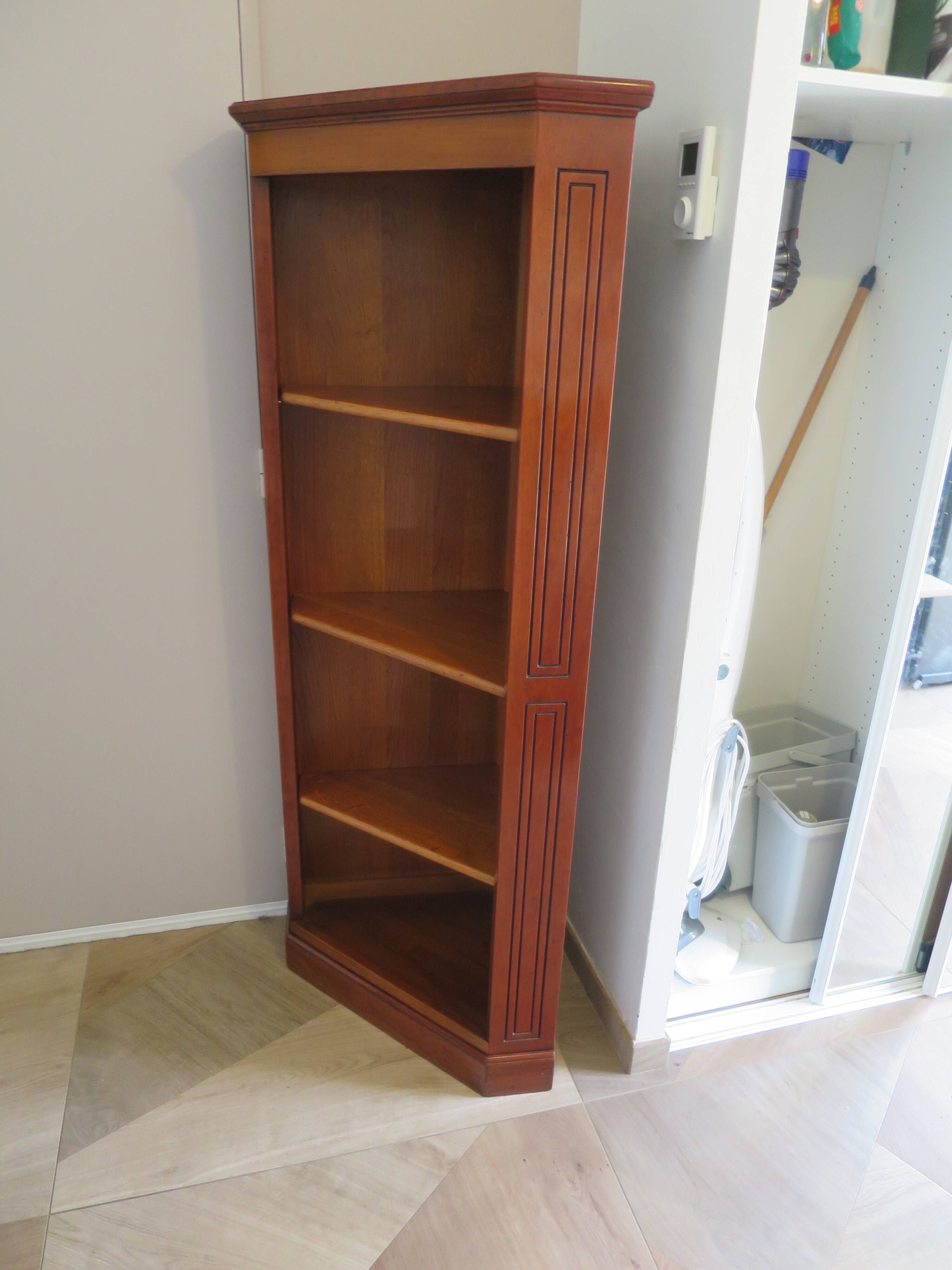 Corner bookshelf - Pentagon shape - Solid wood - 1980s - Richelieu