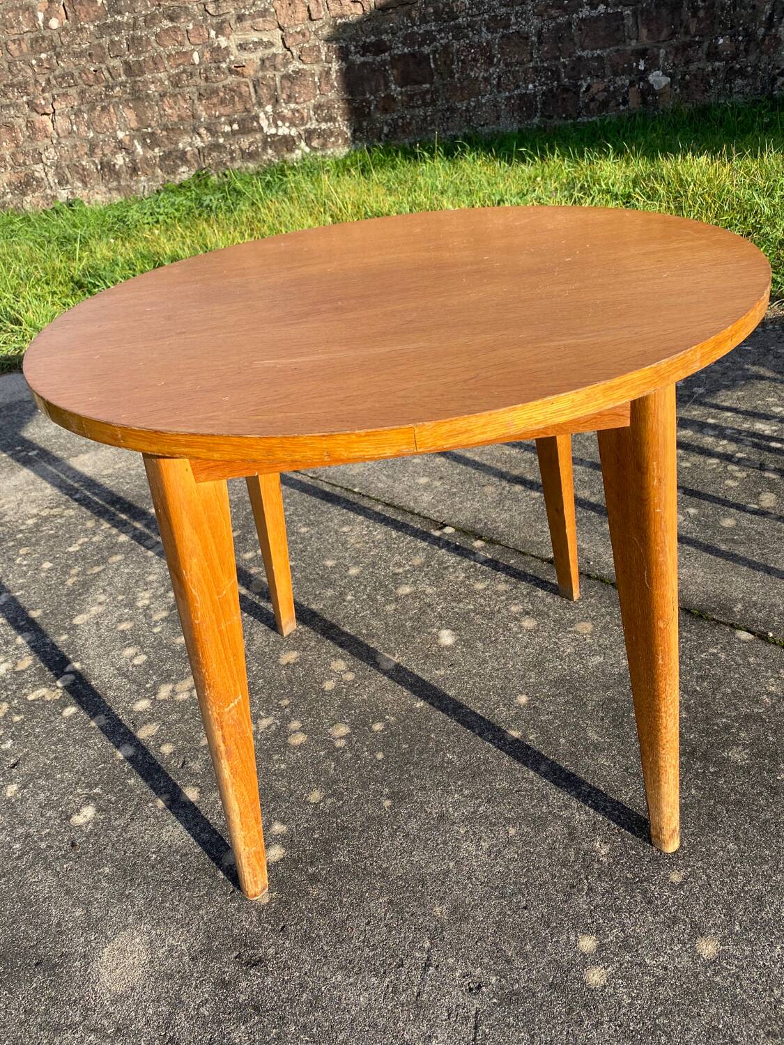 Table and its 3 vintage chairs