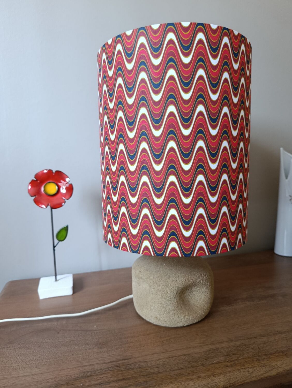 table lamp with stone base 1970, psychedelic lampshade seventies