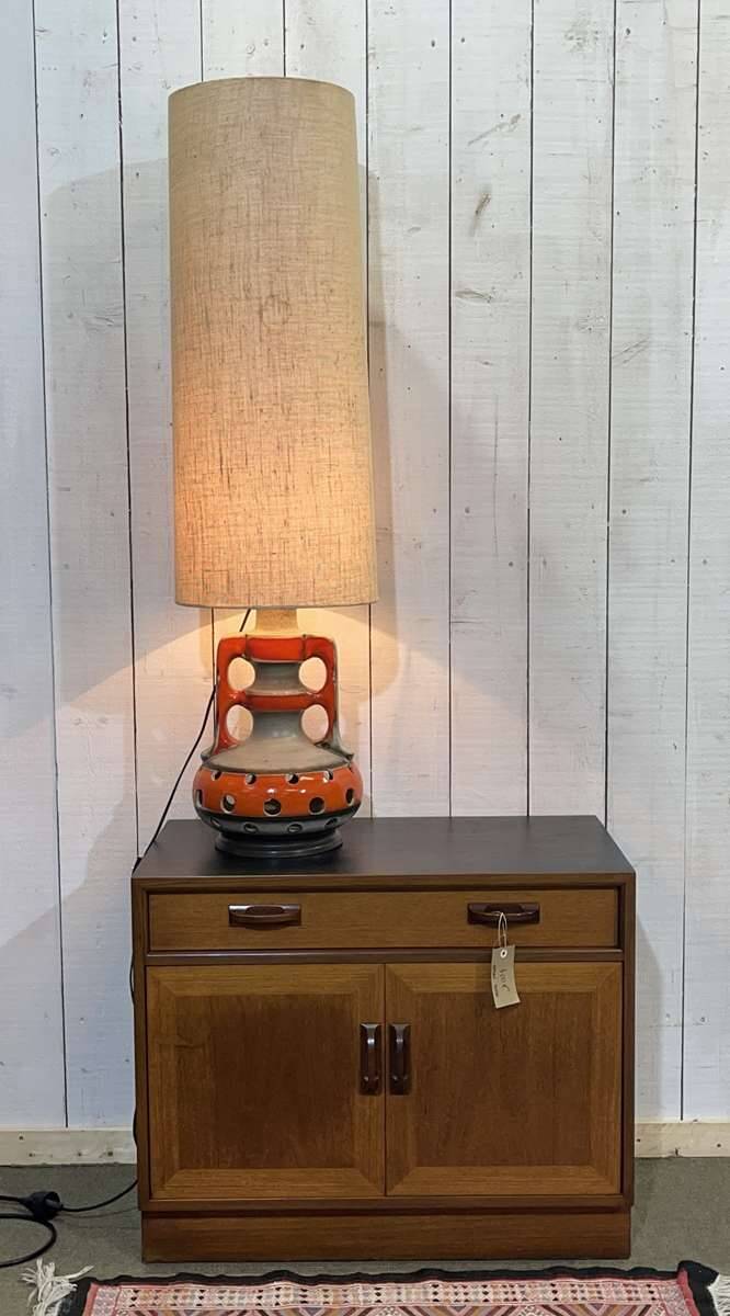 Lampe germany des années 70 avec son abat-jour d'époque