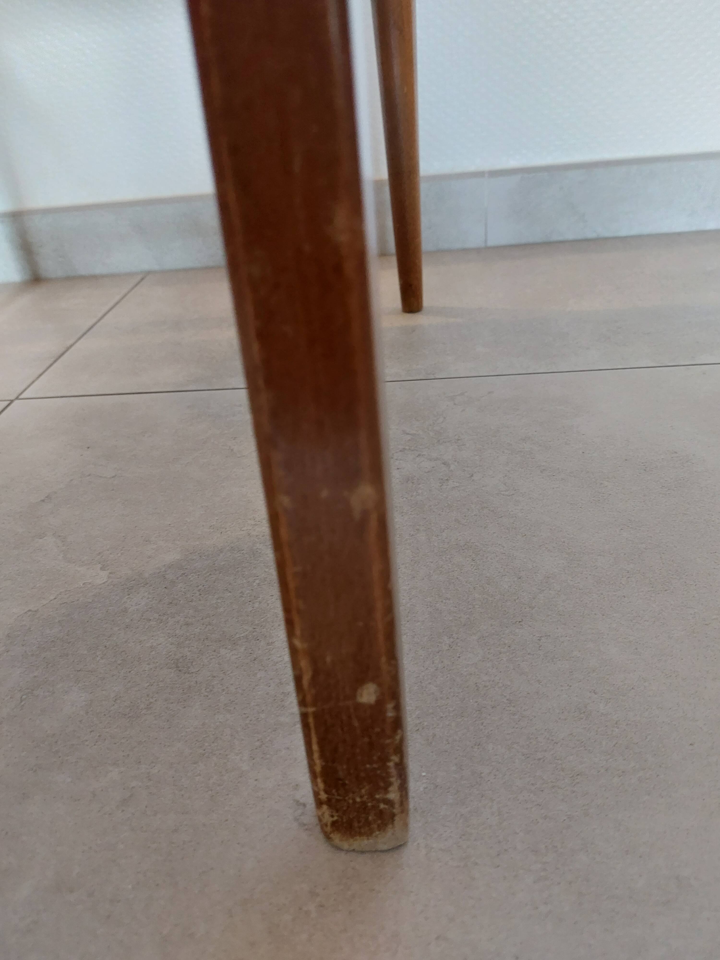 2 Scandinavian chairs