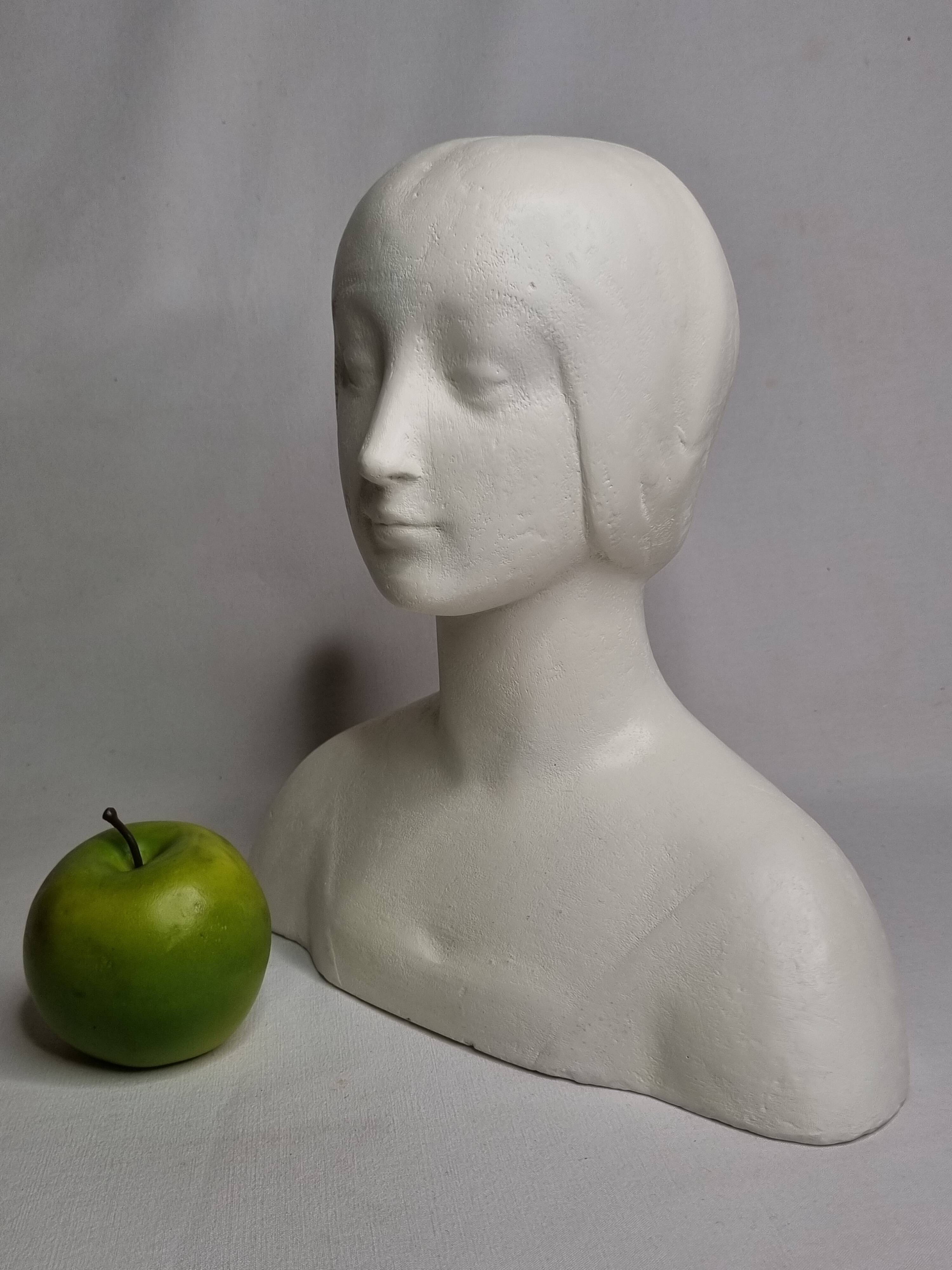 Buste d’après Laurana style renaissance, dit d’Aragon, plâtre patiné, 33 cm