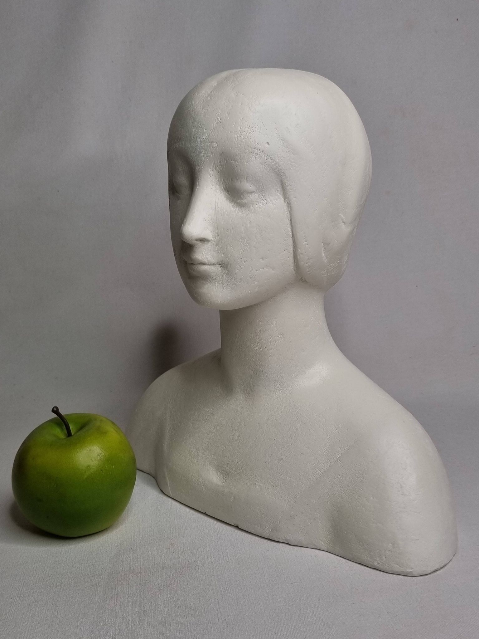 Bust after Laurana in Renaissance style, known as Aragon, patinated plaster, 33 cm.