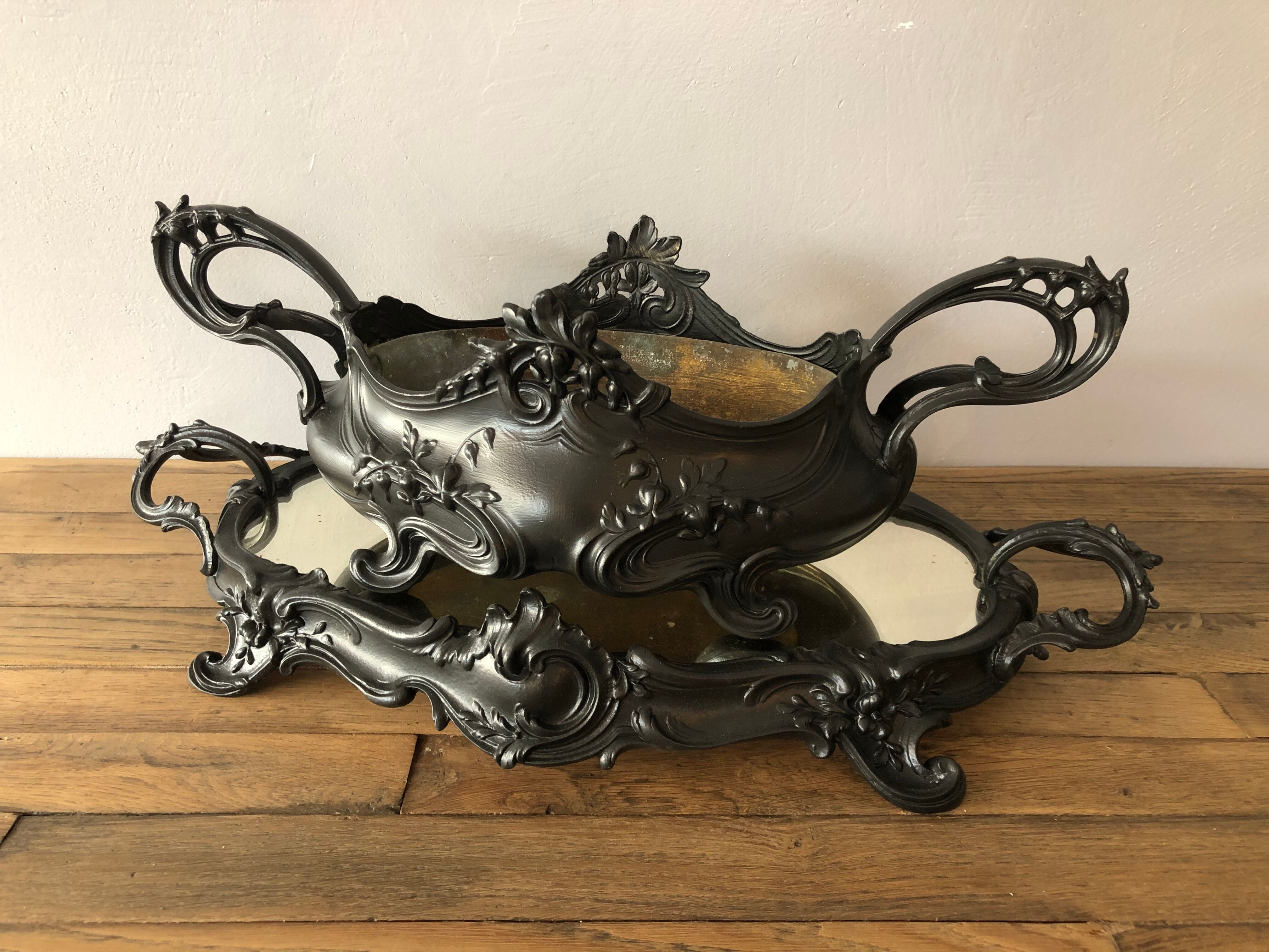 Louis XV-style centerpiece