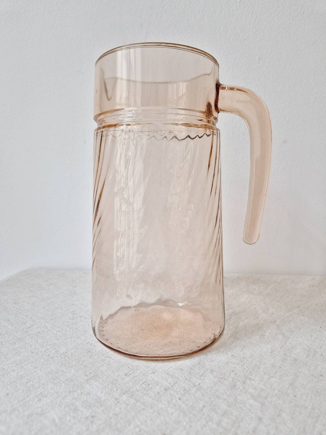 "Rosaline" twisted glass carafe - Luminarc Vintage