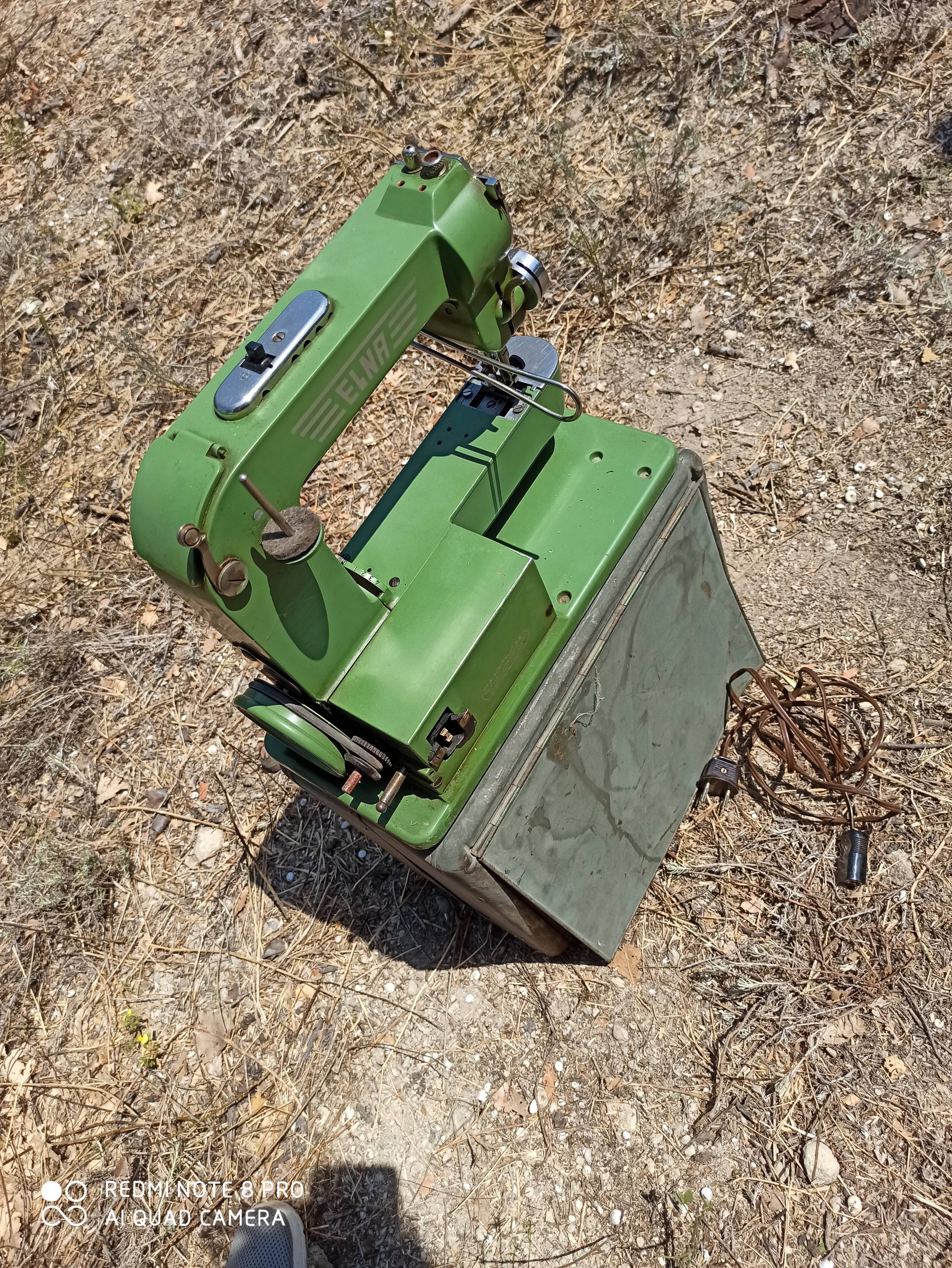 It 1950 Industrial Sewing Machine