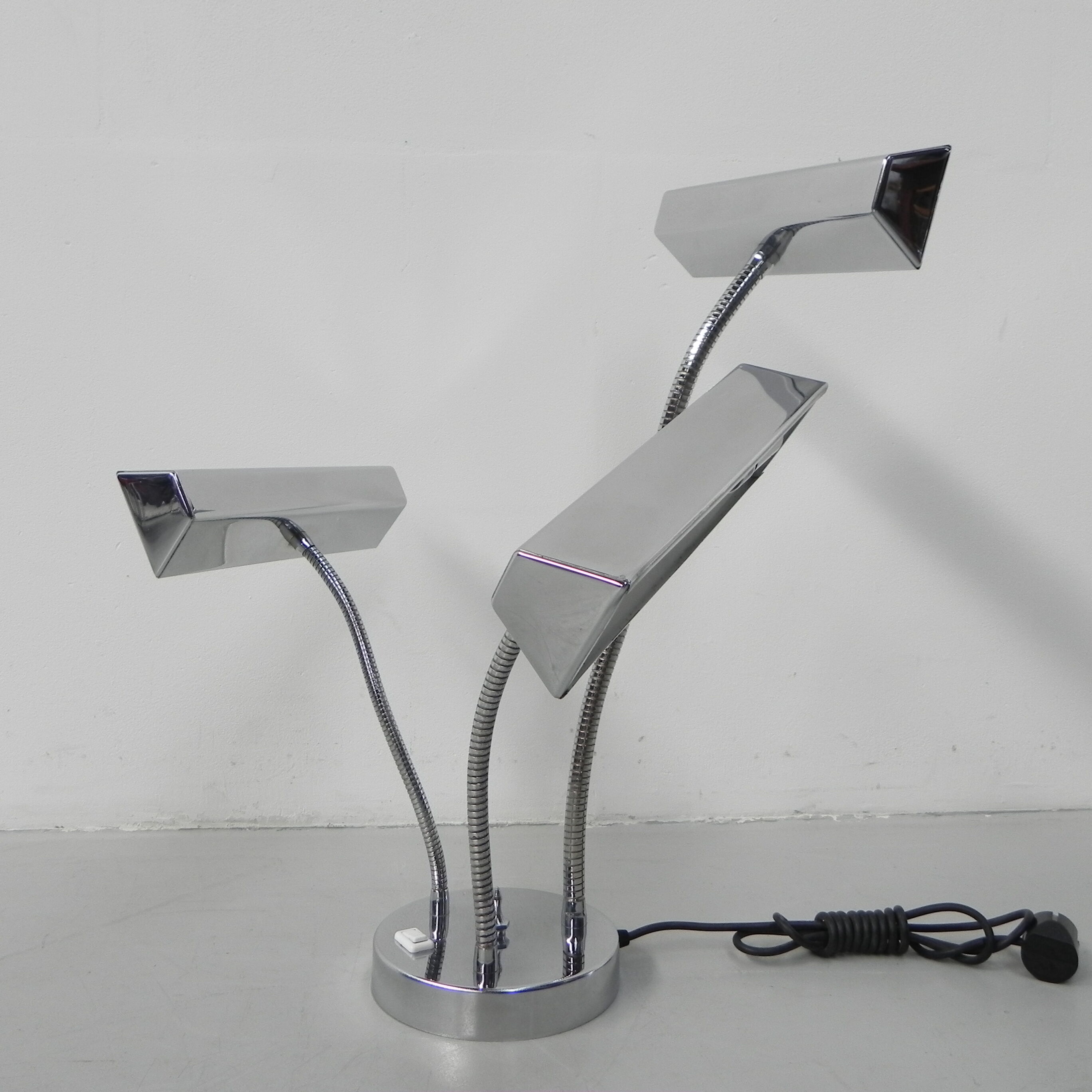 Vintage desk lamp with 3 chromed shades