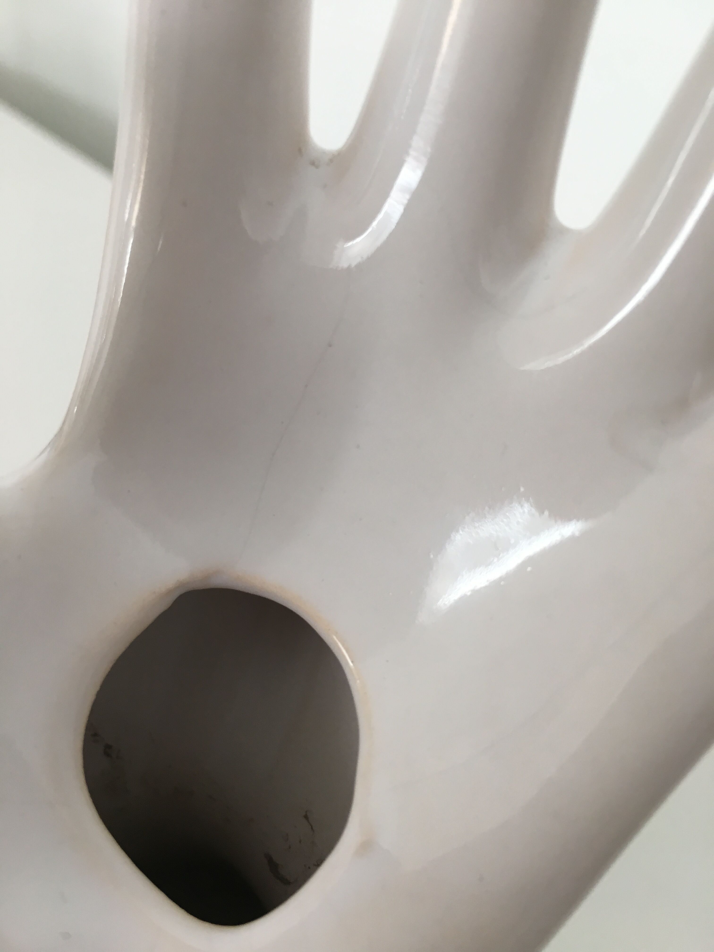 Hand ringed white ceramic 70