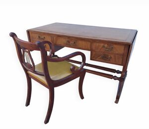 bureau anglais et fauteuil
