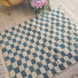 Tapis berbère Béni Ouarain à damiers bleus