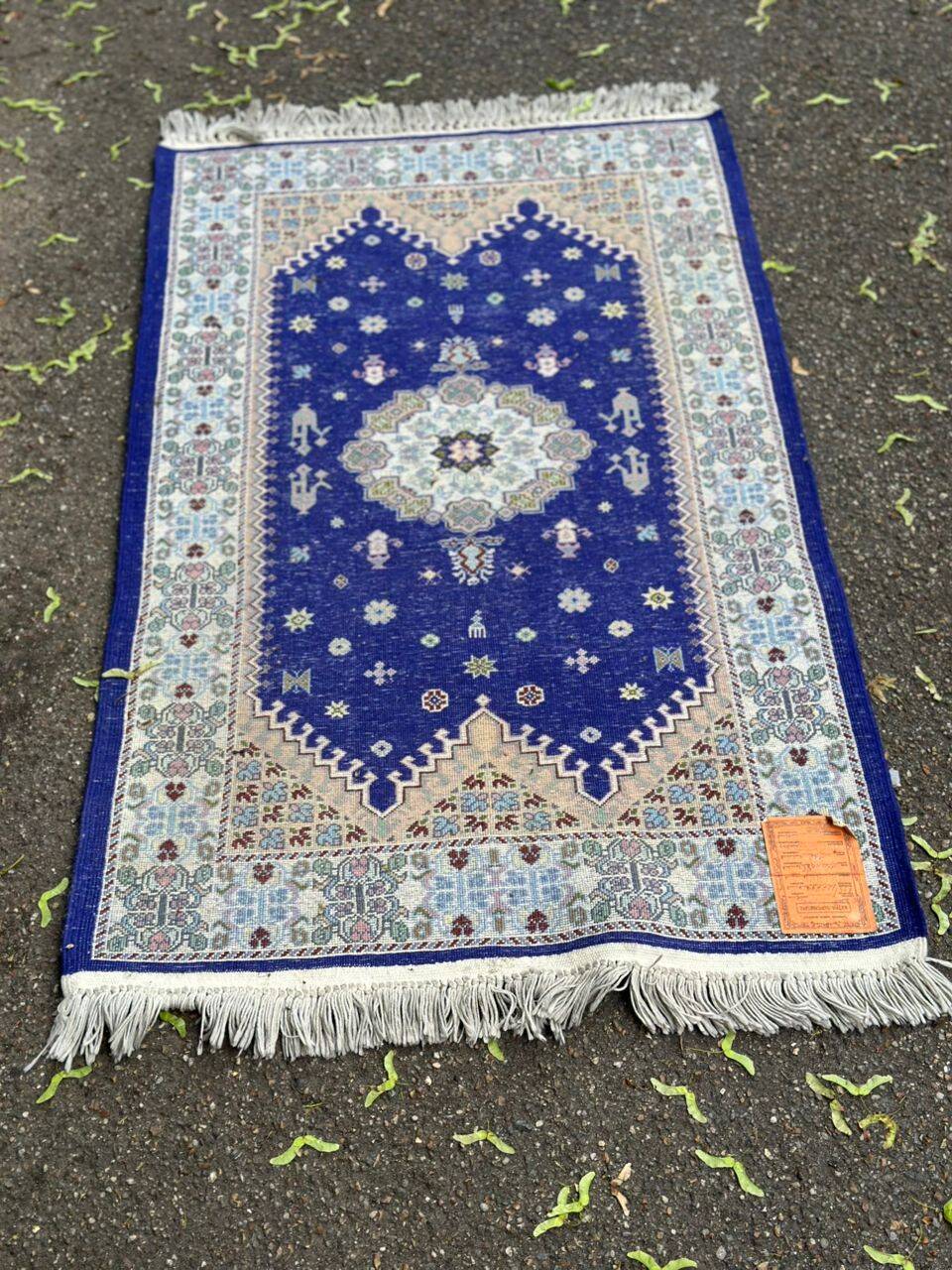 Tapis marocain artisanal fait main bleu certifié authentique 150x88cm