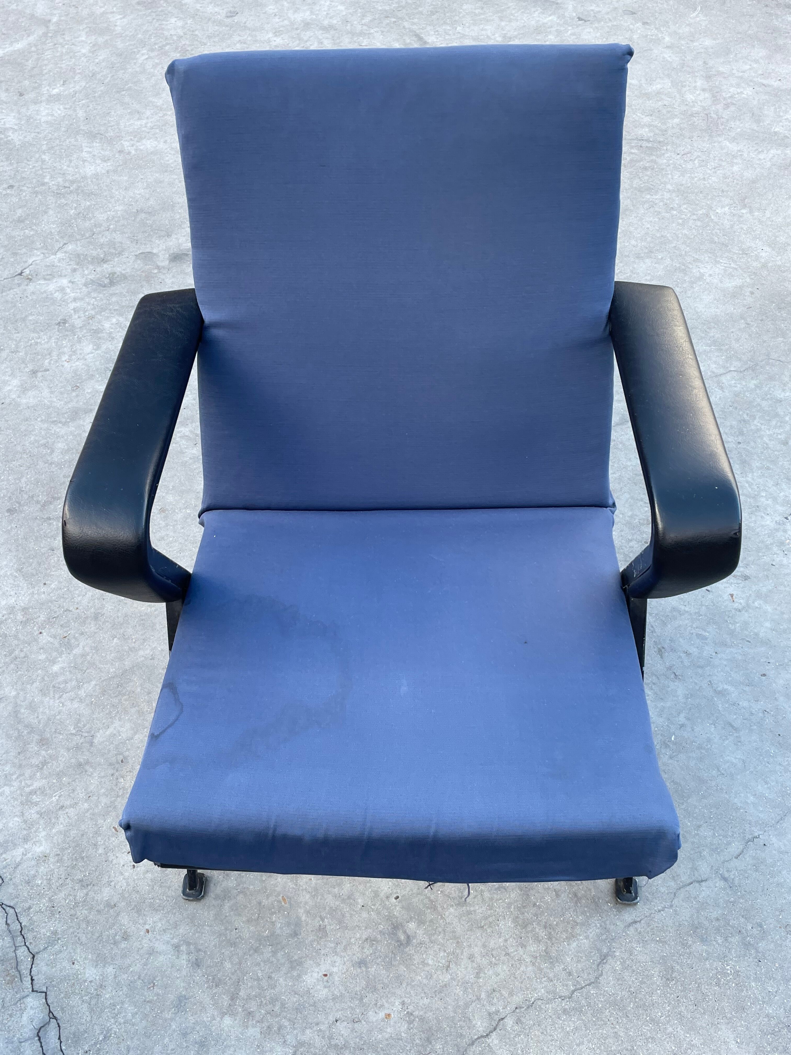 set of 2 Repose armchairs by Friso Kramer for Ahrend de Cirkel